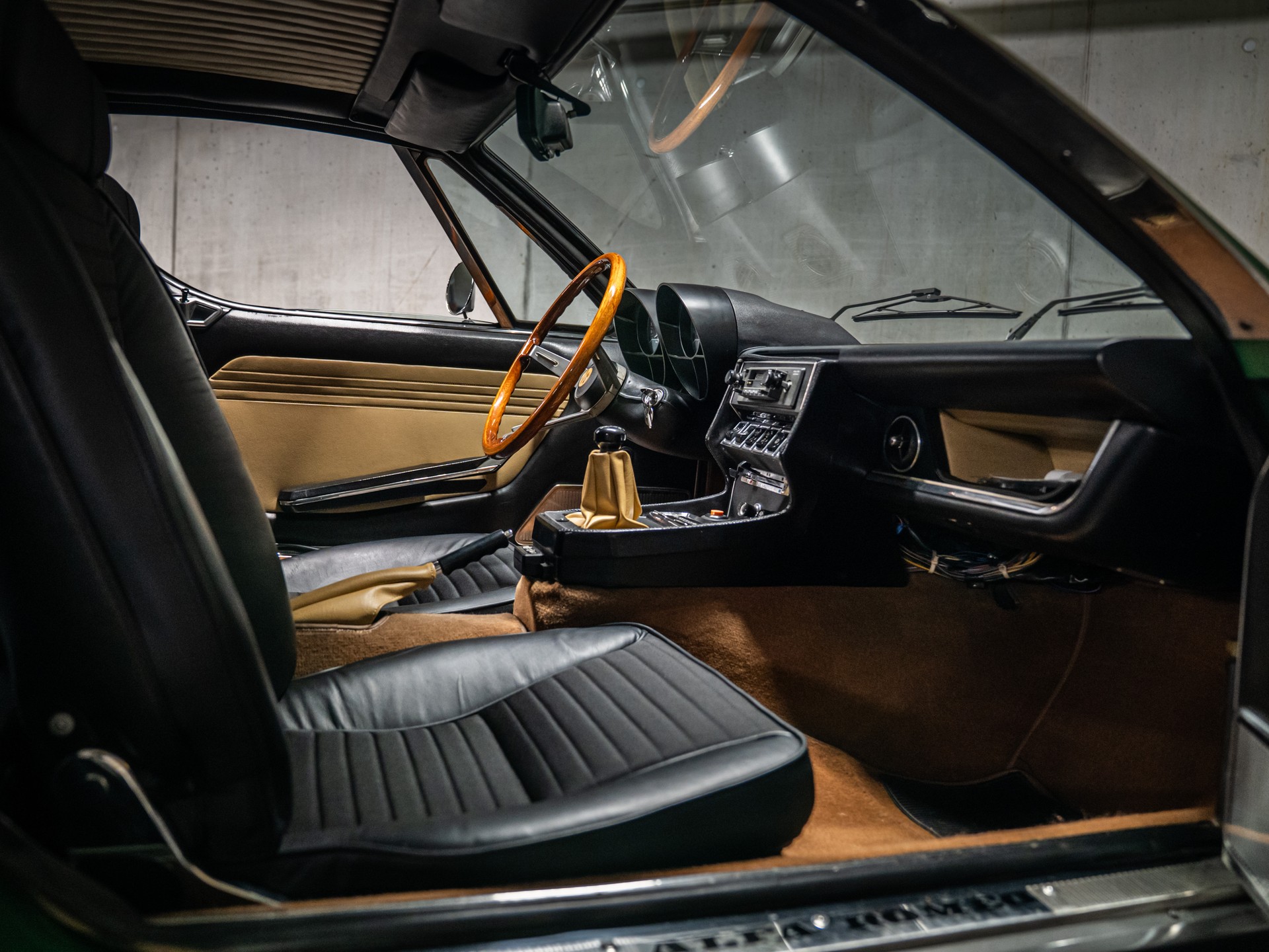 ALFA ROMEO MONTREAL-image-9