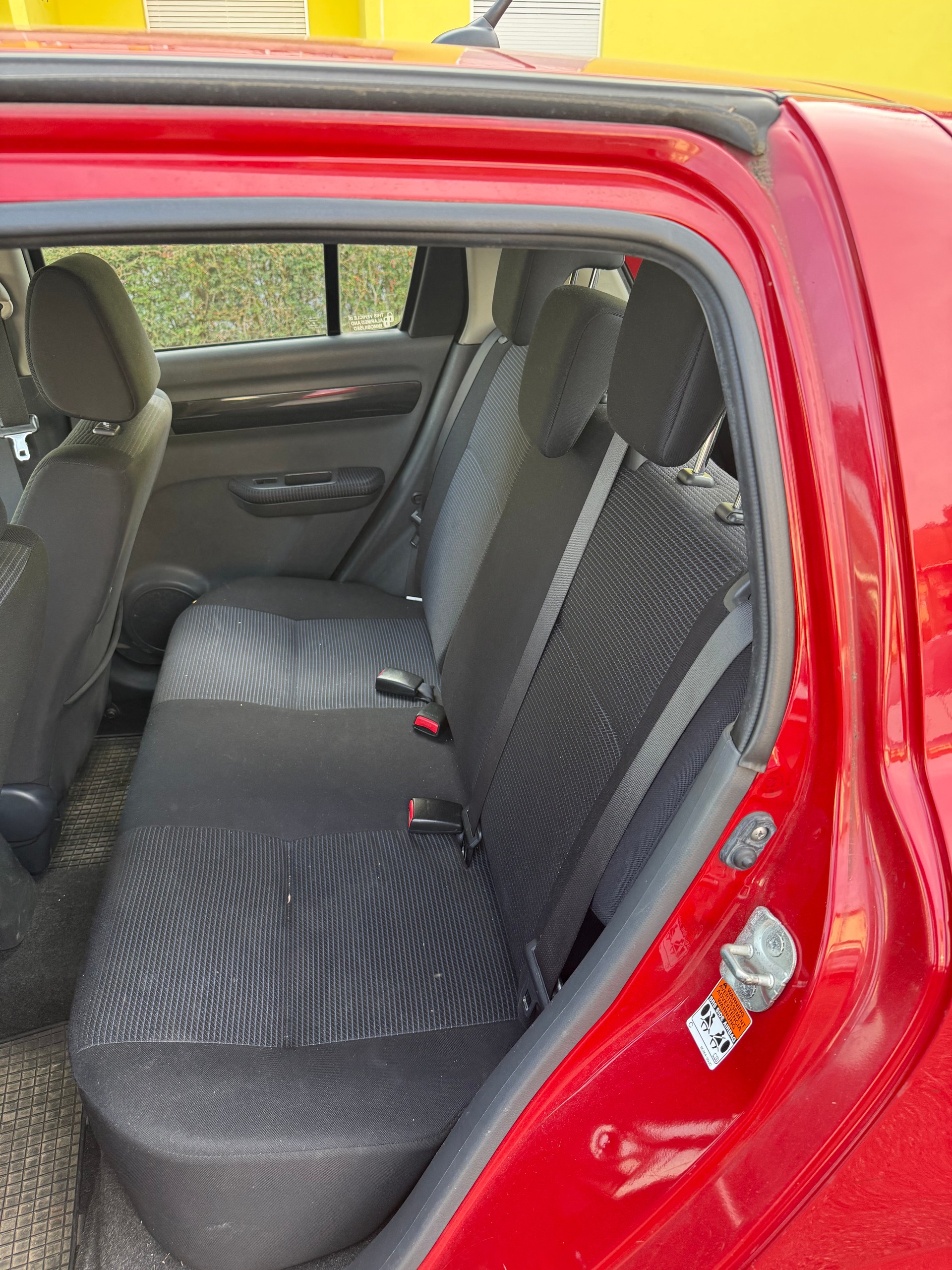 SUZUKI Swift 1.3i 16V GL Top 4x4-image-9