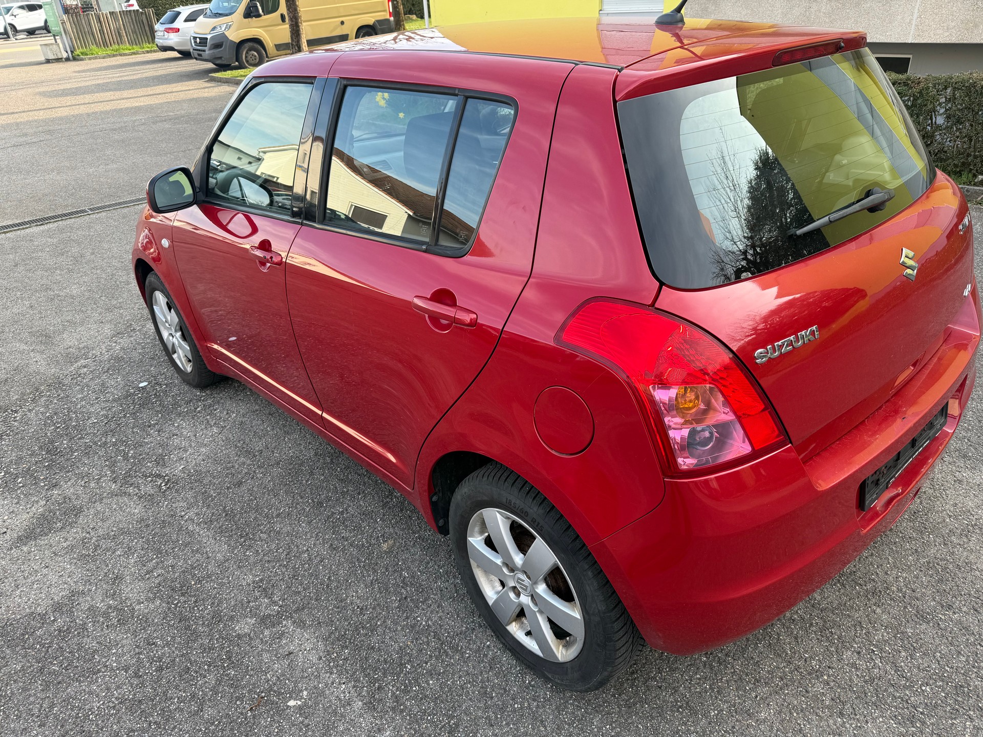 SUZUKI Swift 1.3i 16V GL Top 4x4-image-6