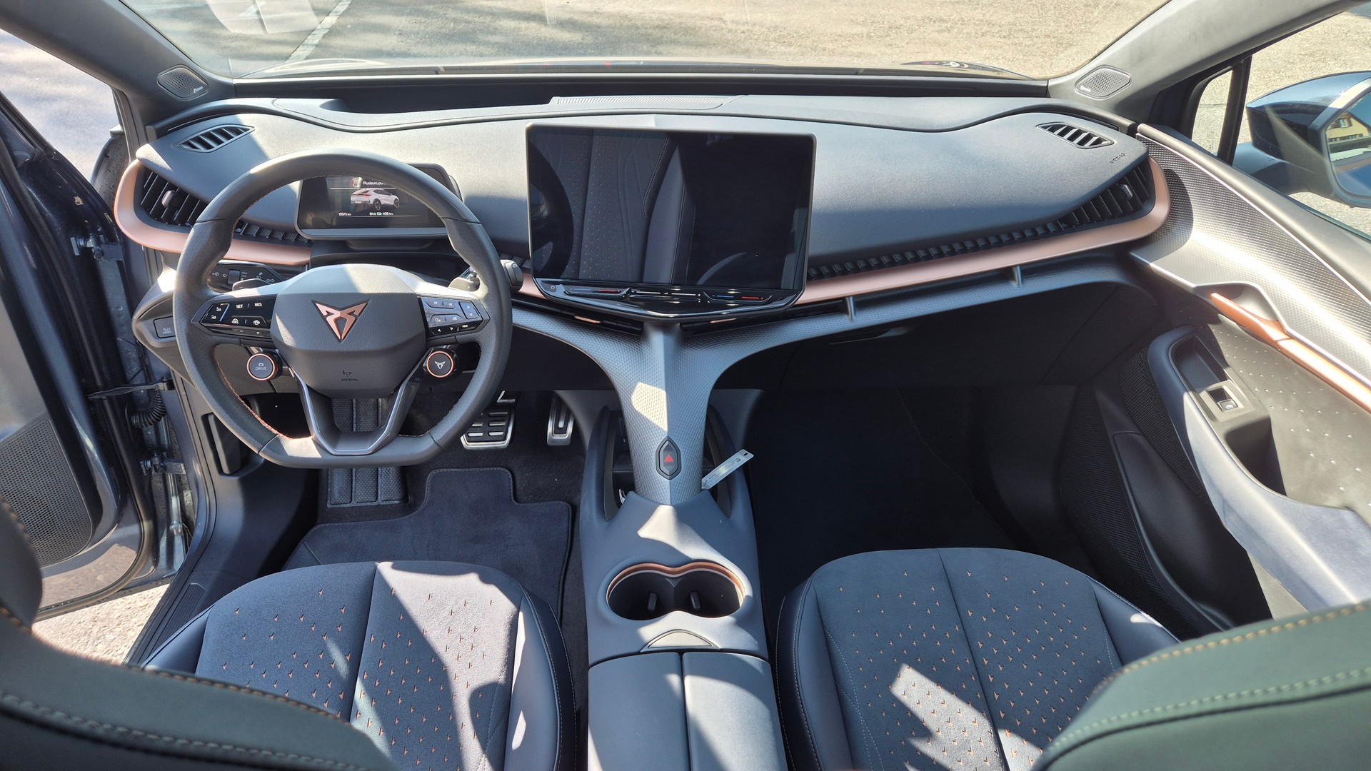 CUPRA Tavascan Type 9 77 kWh VZ Adrenaline-image-7
