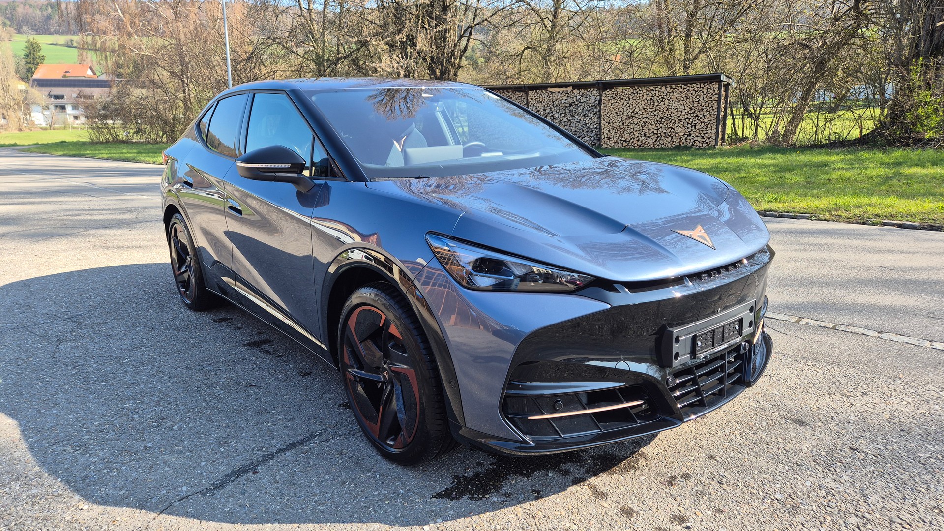 CUPRA Tavascan Type 9 77 kWh VZ Adrenaline-image-4