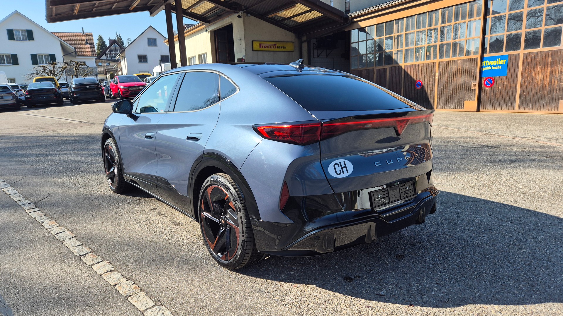 CUPRA Tavascan Type 9 77 kWh VZ Adrenaline-showroom-element-2