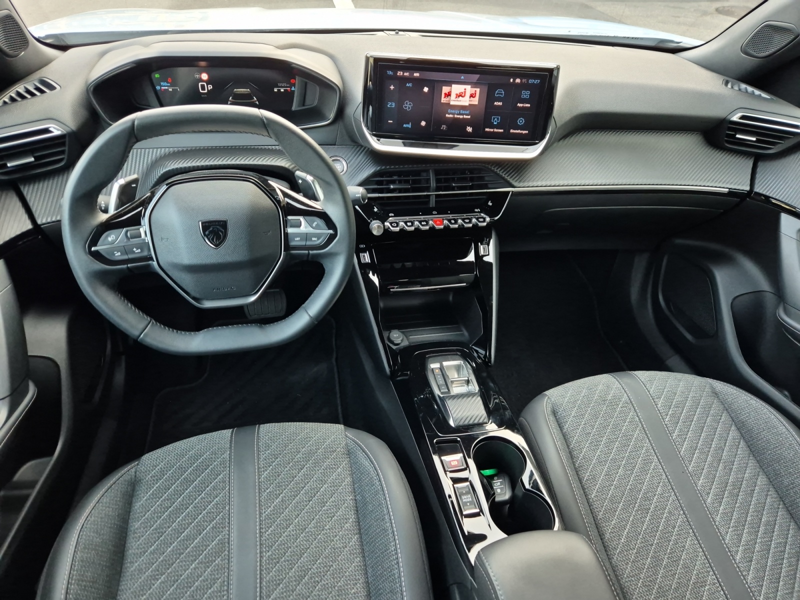 PEUGEOT 2008 1.2 PureTech Allure-image-8