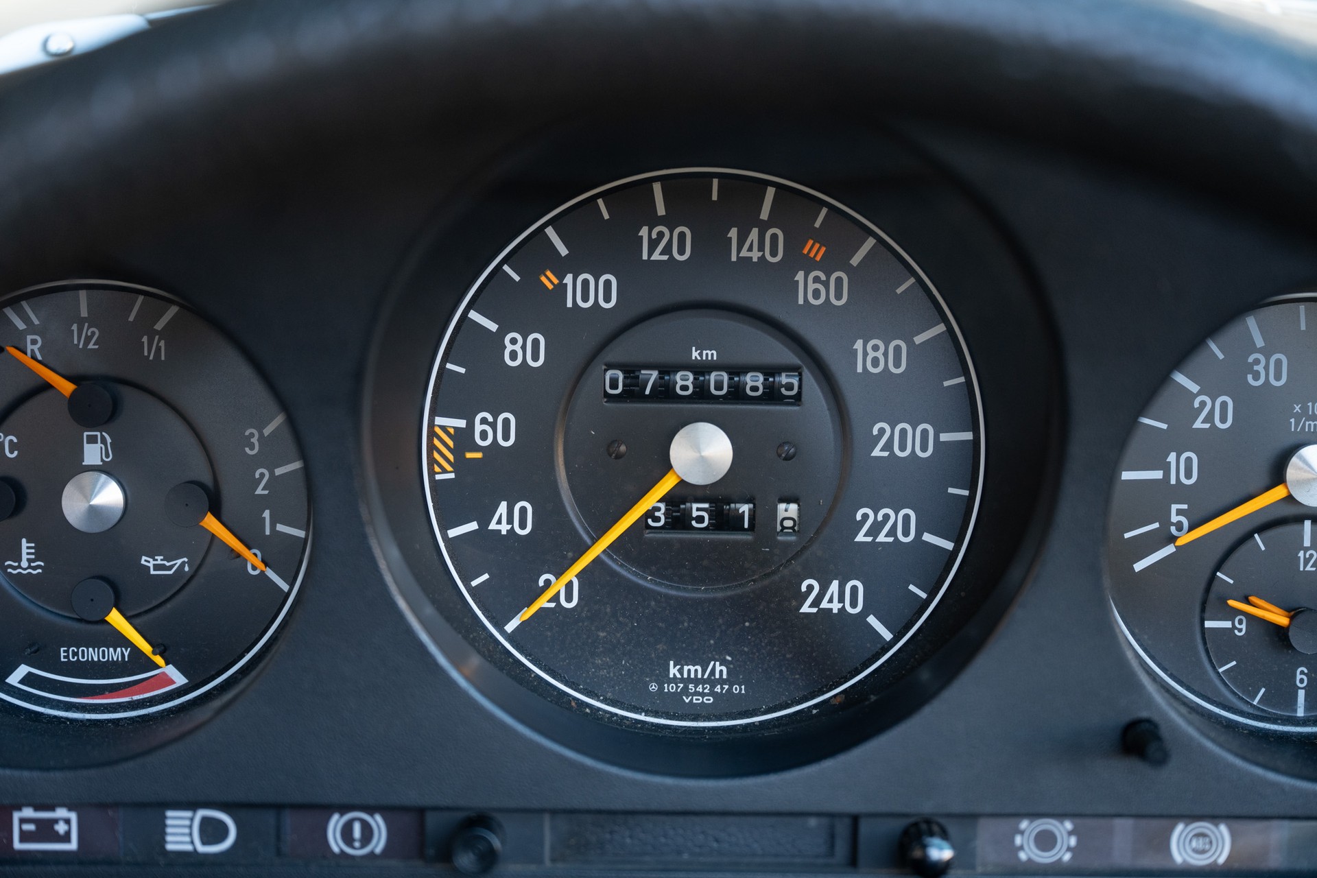 MERCEDES-BENZ SL-image-11