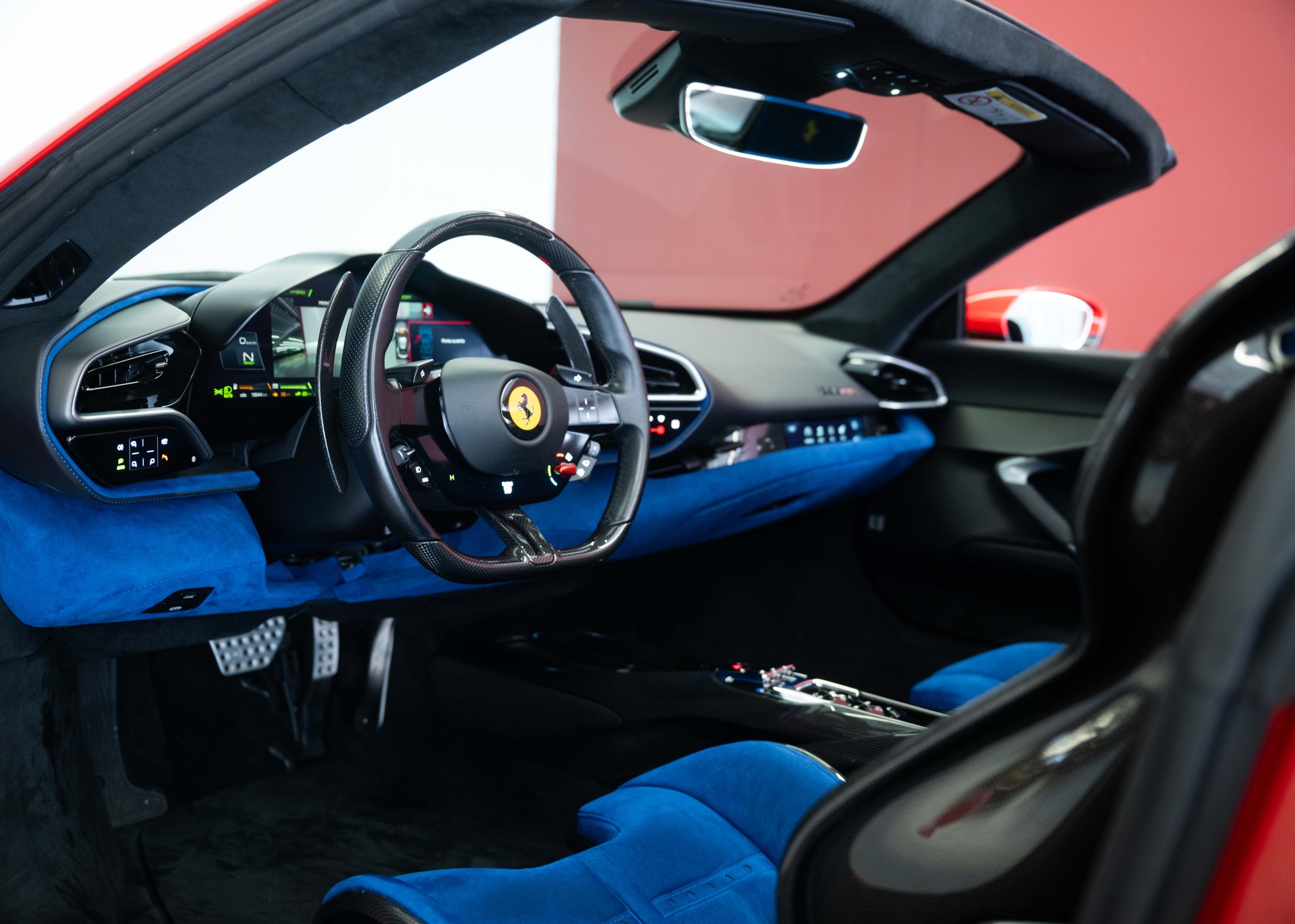 FERRARI 296 GTS Fiorano (Swiss car, 1st hand, fantastic configuration, Daytona racing seats)-image-16