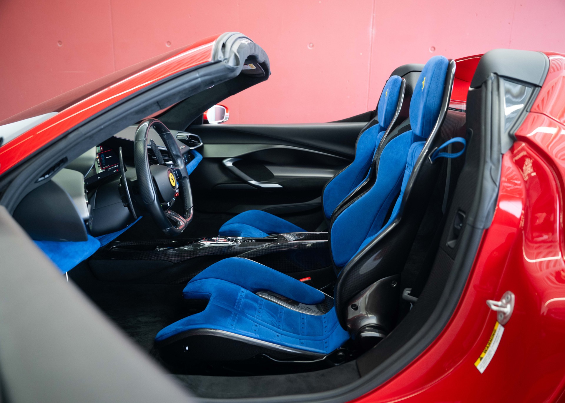 FERRARI 296 GTS Fiorano (Swiss car, 1st hand, fantastic configuration, Daytona racing seats)-image-19