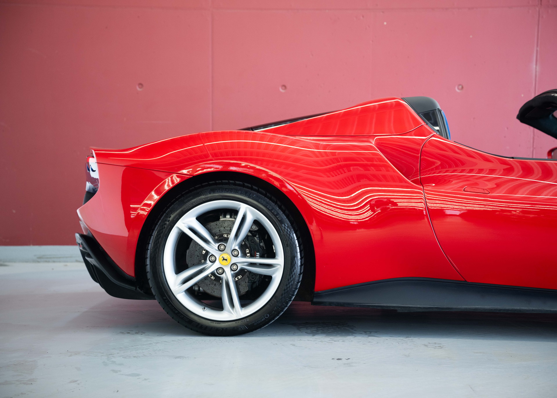 FERRARI 296 GTS Fiorano (Swiss car, 1st hand, fantastic configuration, Daytona racing seats)-image-8