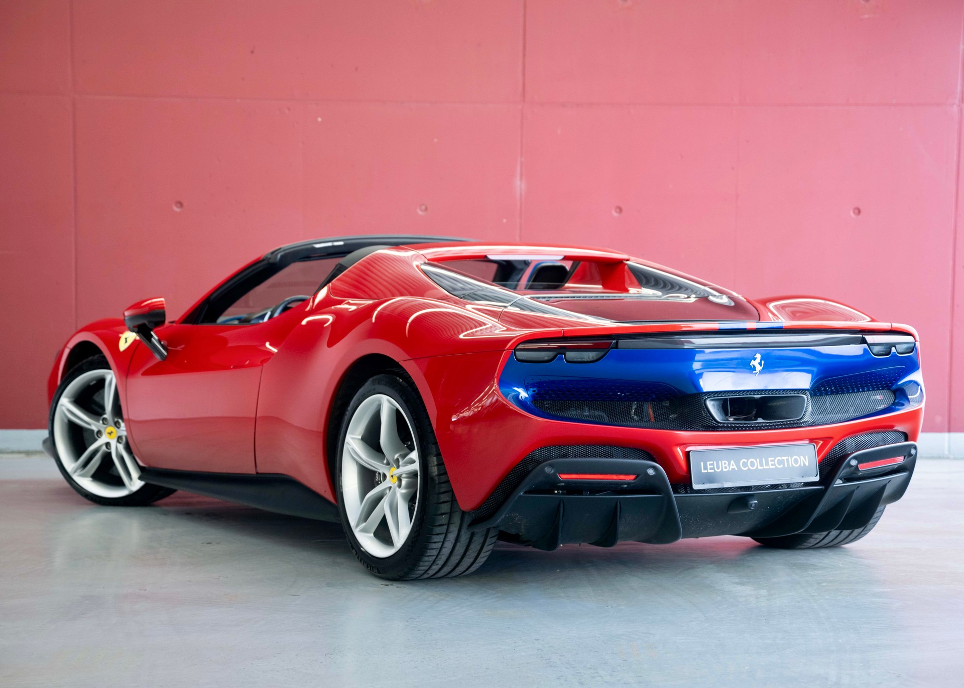 FERRARI 296 GTS Fiorano (Swiss car, 1st hand, fantastic configuration, Daytona racing seats)-showroom-element-1