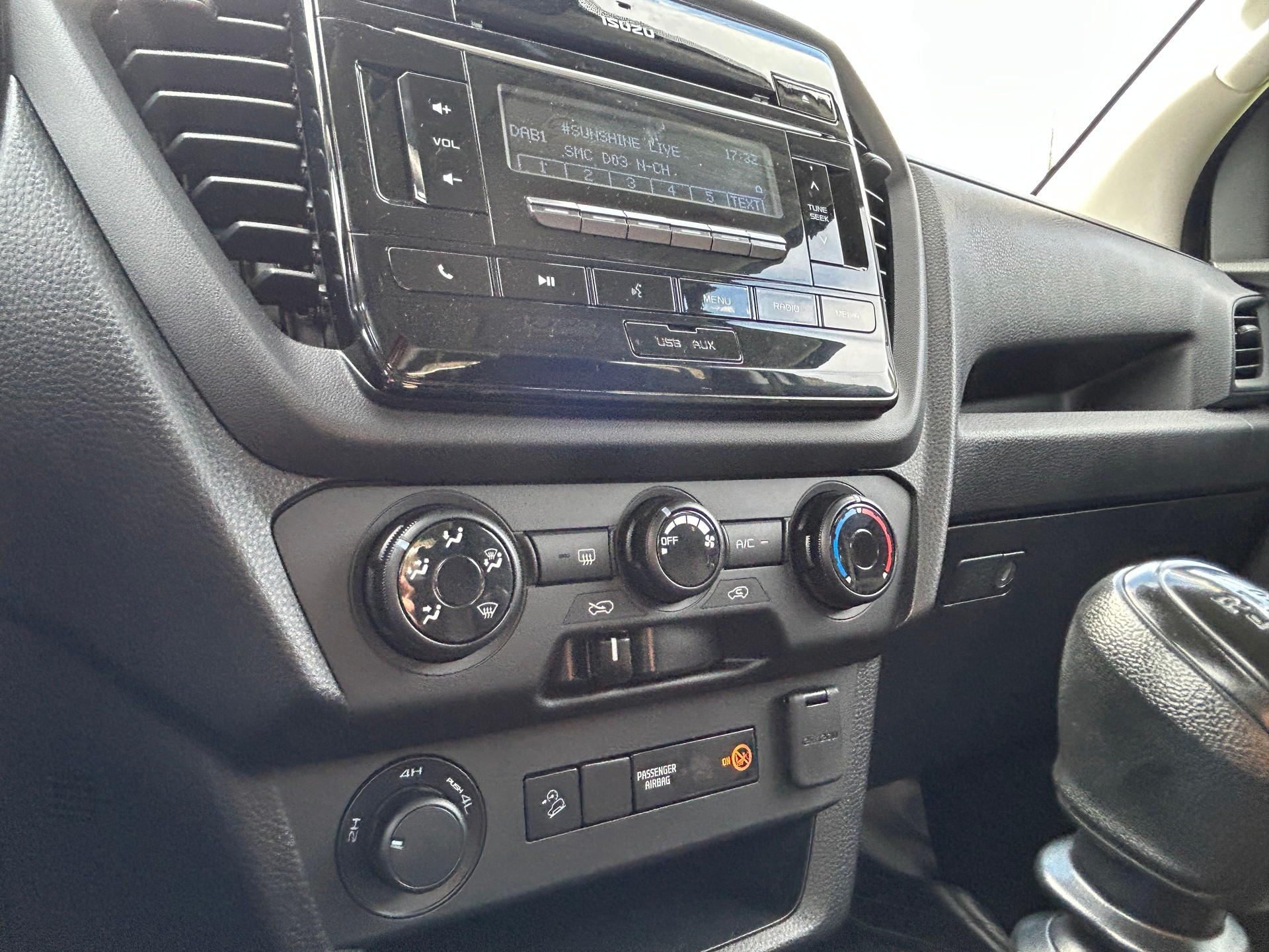 ISUZU D-MAX 1.9 CrewCab N60B 4x4-image-12