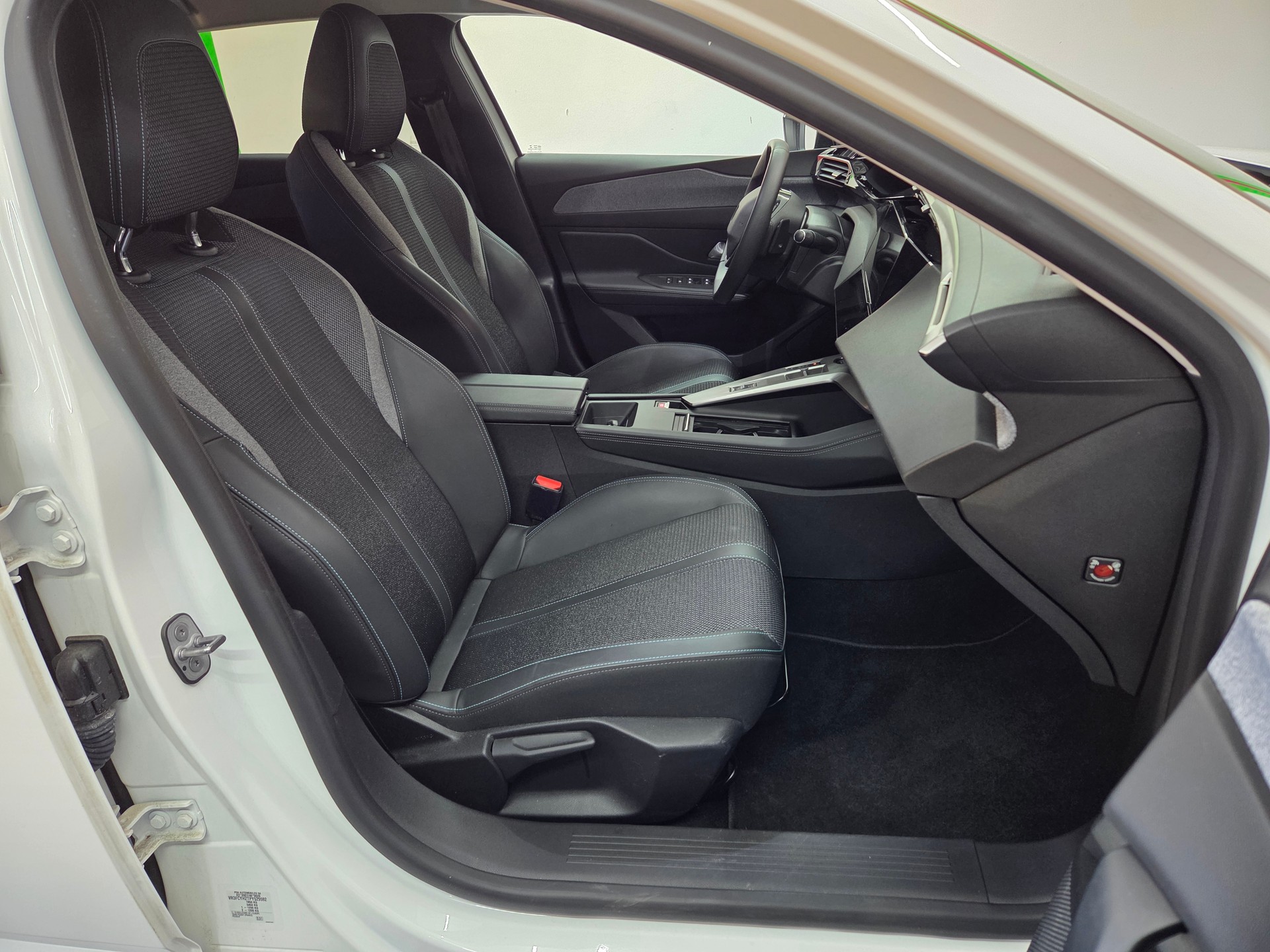 PEUGEOT 308 SW 1.5 BlueHDI Allure Pack EAT8-image-11