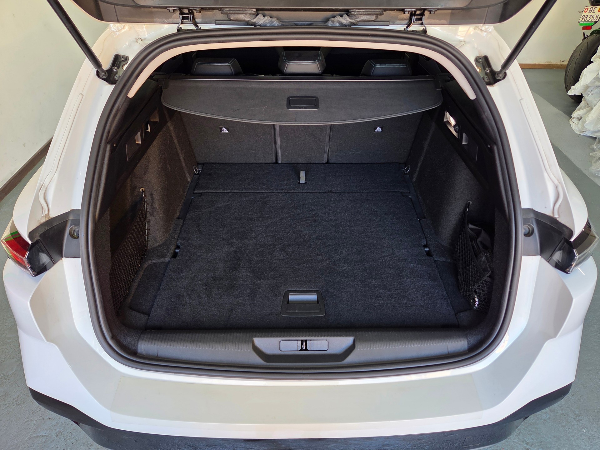 PEUGEOT 308 SW 1.5 BlueHDI Allure Pack EAT8-image-14