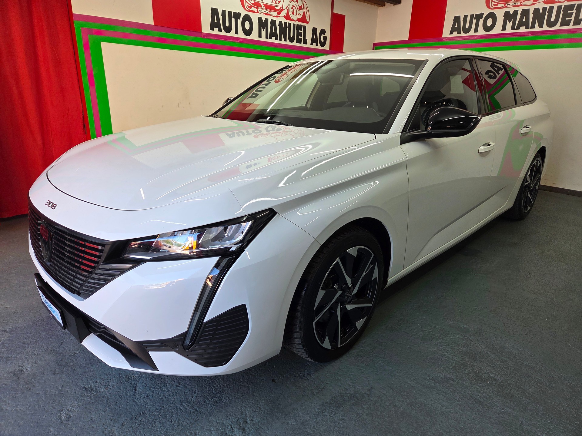 PEUGEOT 308 SW 1.5 BlueHDI Allure Pack EAT8-image-2