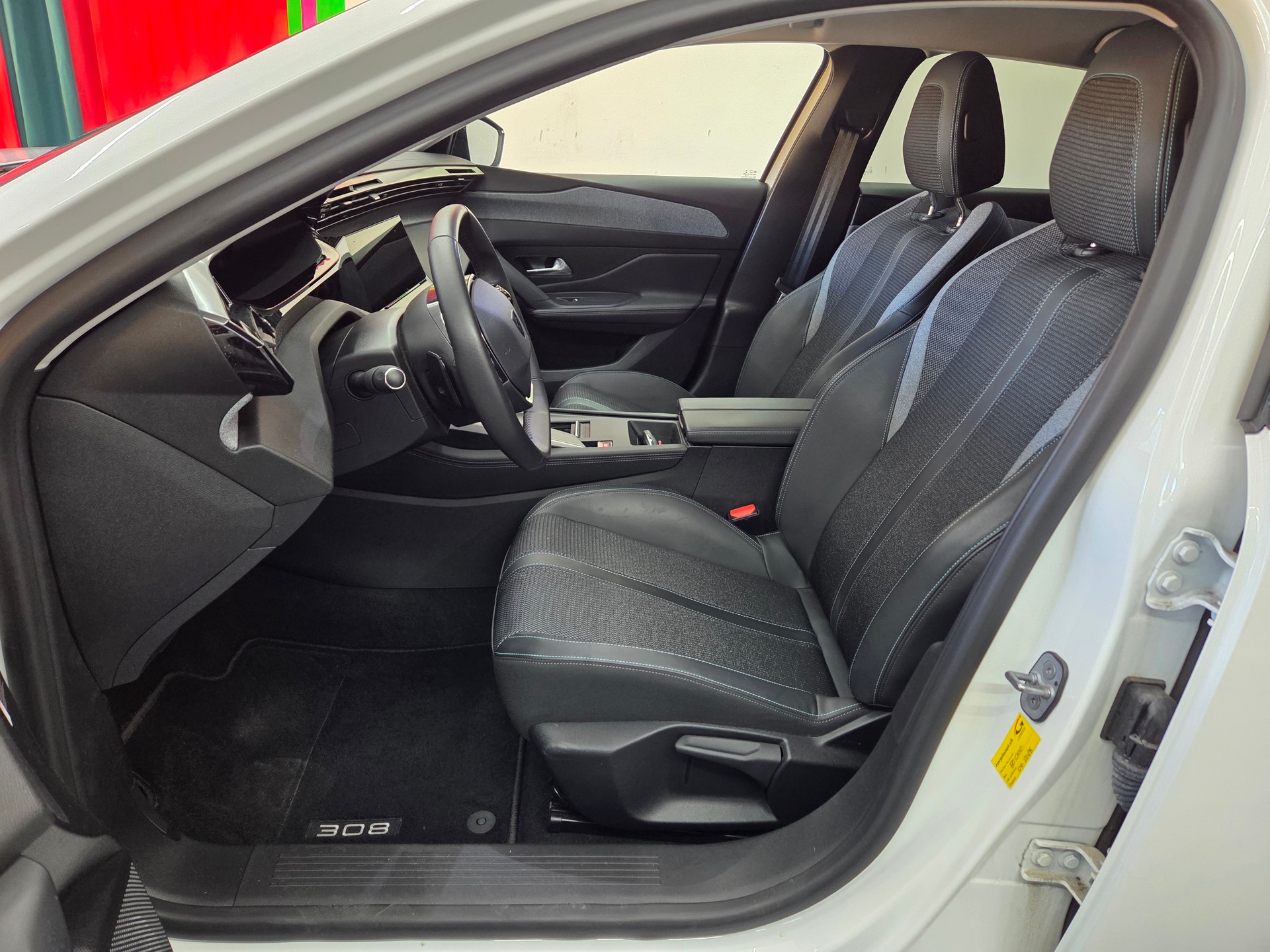 PEUGEOT 308 SW 1.5 BlueHDI Allure Pack EAT8-image-10