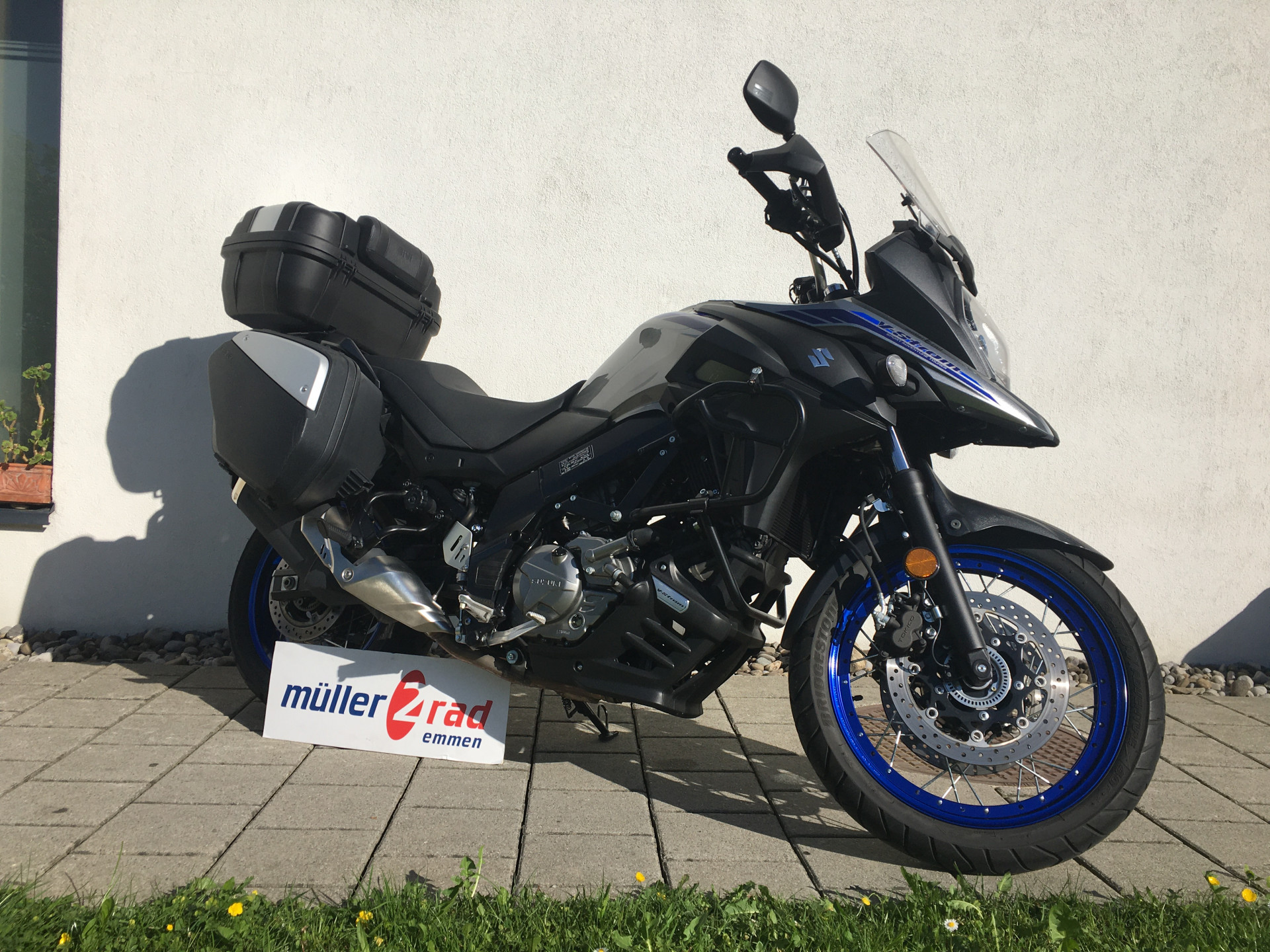 SUZUKI DL 650 UXA V-Strom XT Comfort XT-image-0