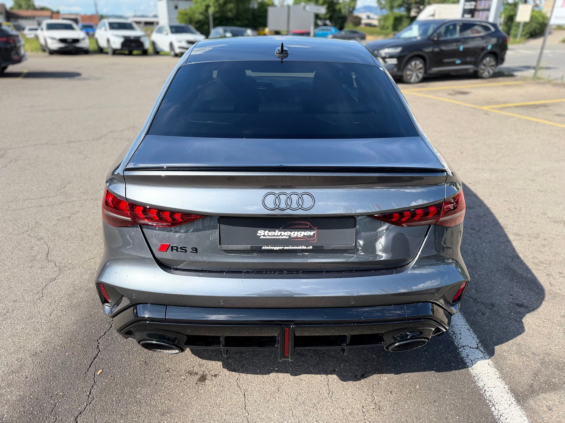 AUDI RS3 Limousine 2.5 TSI quattro S-tronic ° 5 Jahre Garantie °-image-8