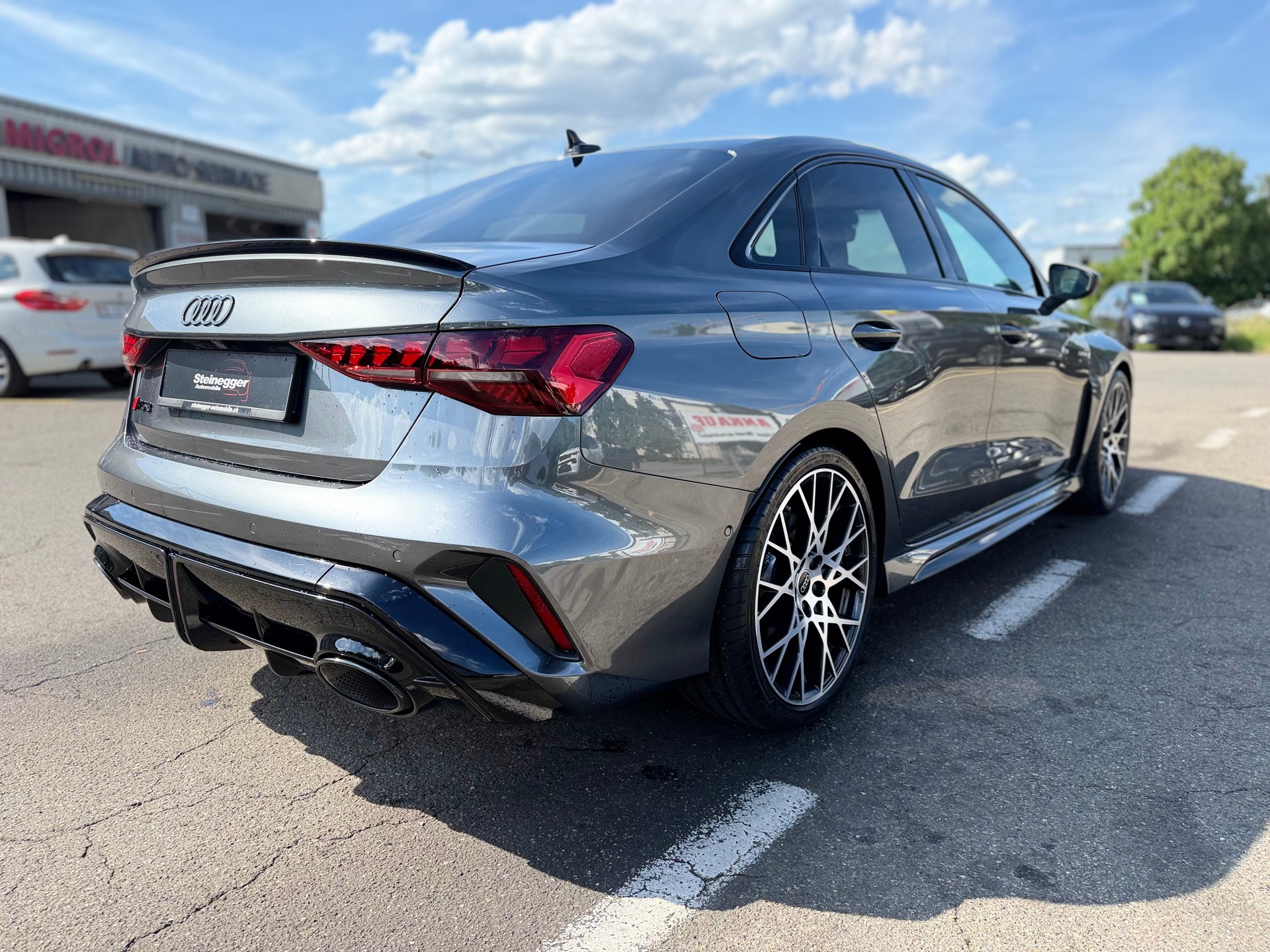 AUDI RS3 Limousine 2.5 TSI quattro S-tronic ° 5 Jahre Garantie °-image-10