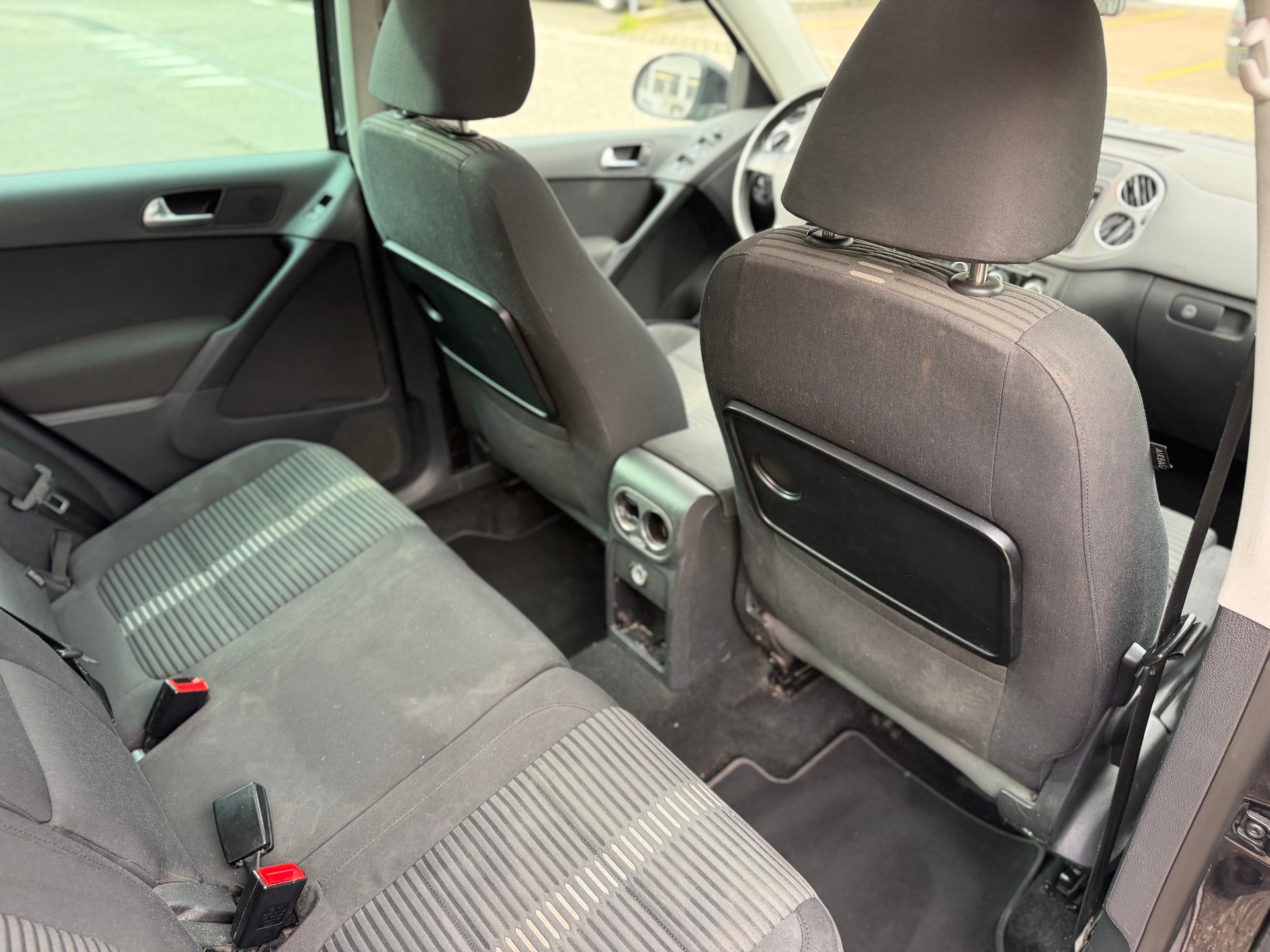VW Tiguan 2.0 TSI Sport&Style-image-13