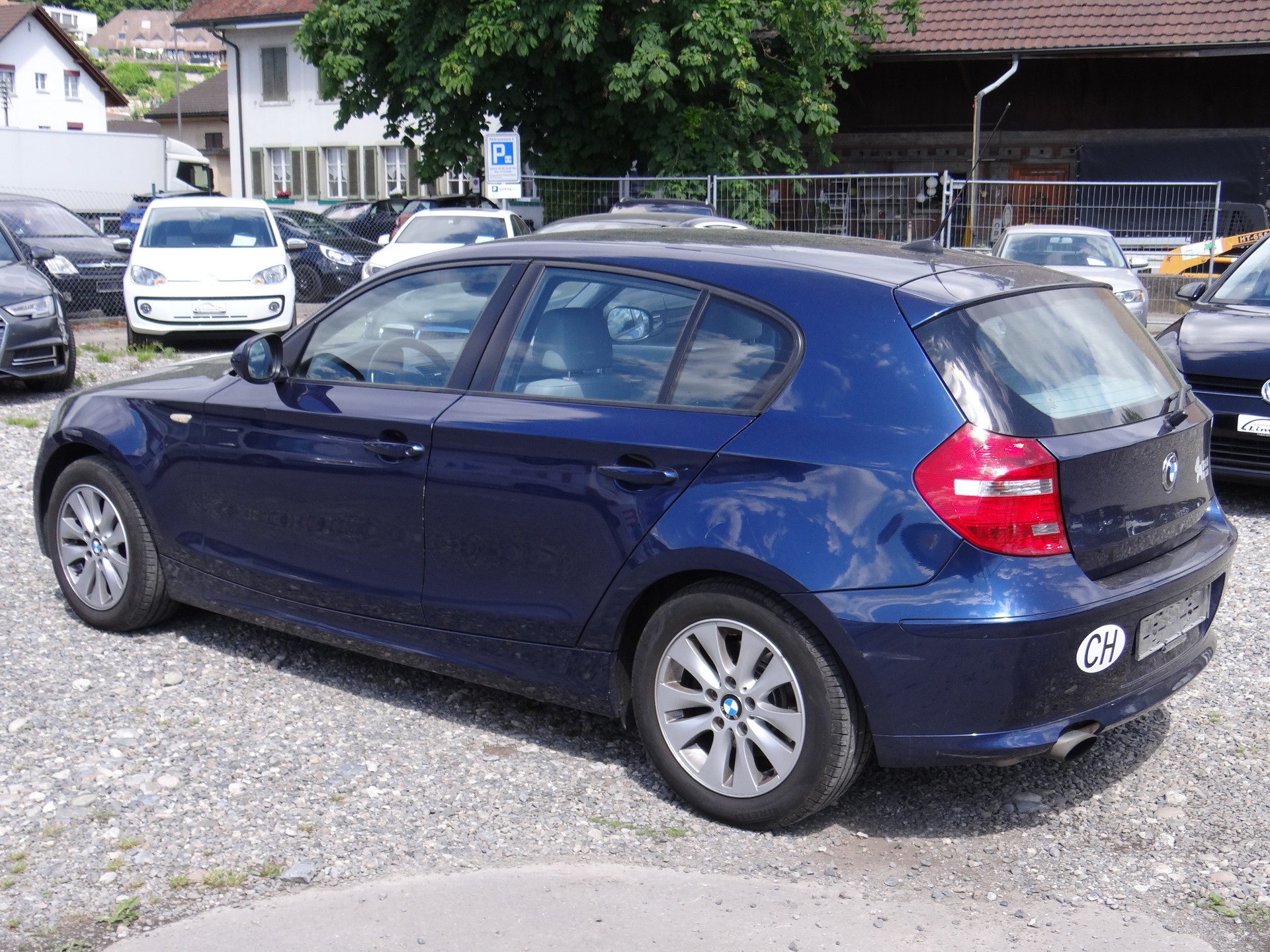 BMW 120i AccessPlus Steptronic-showroom-element-2