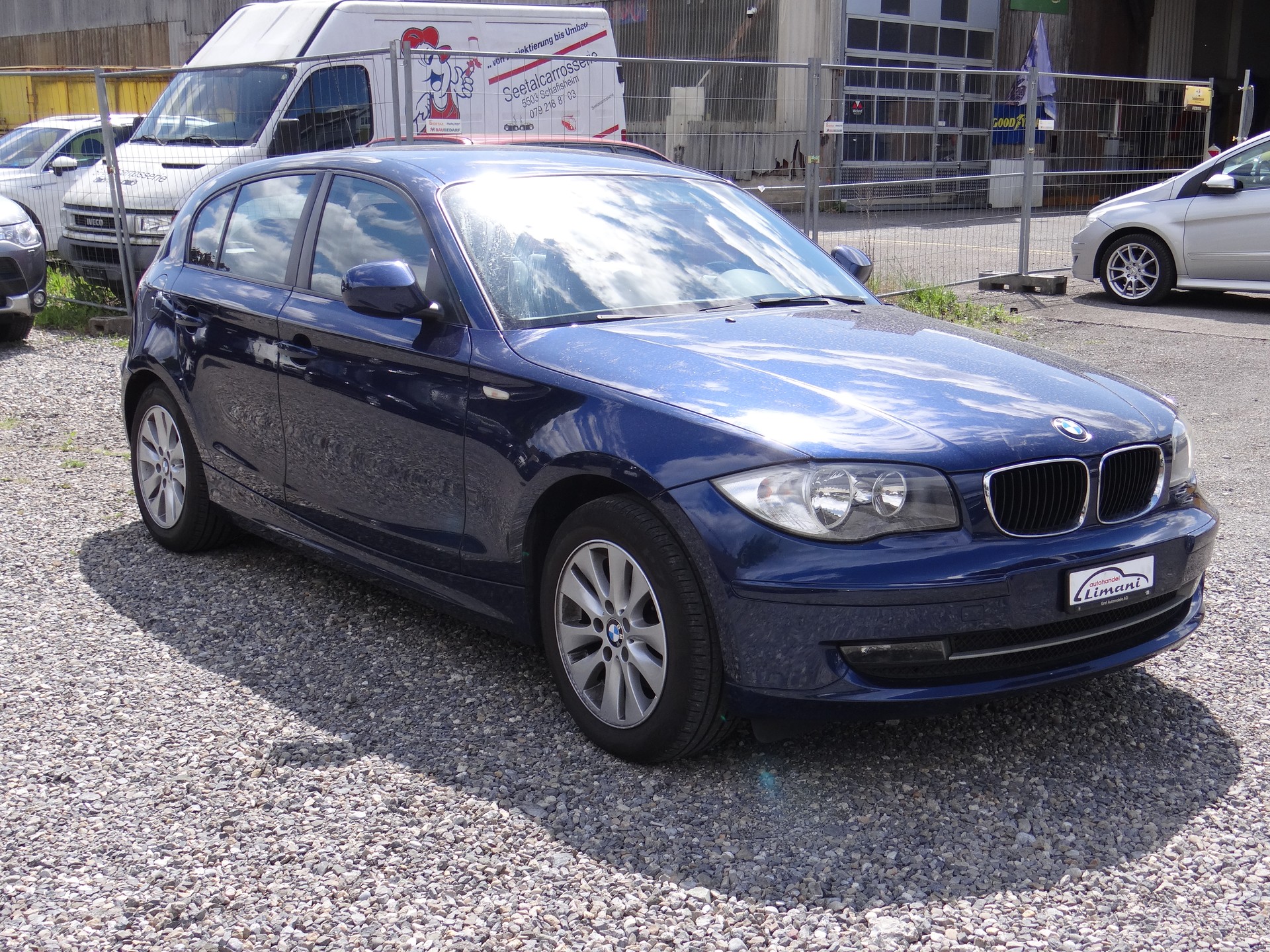 BMW 120i AccessPlus Steptronic-showroom-element-1