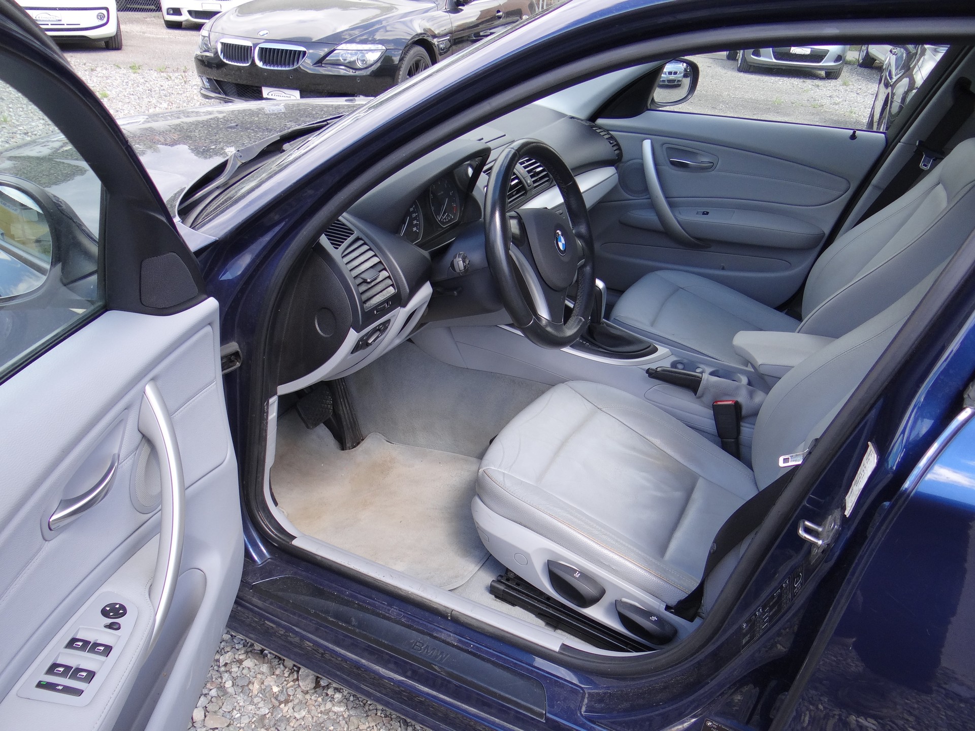 BMW 120i AccessPlus Steptronic-showroom-element-3