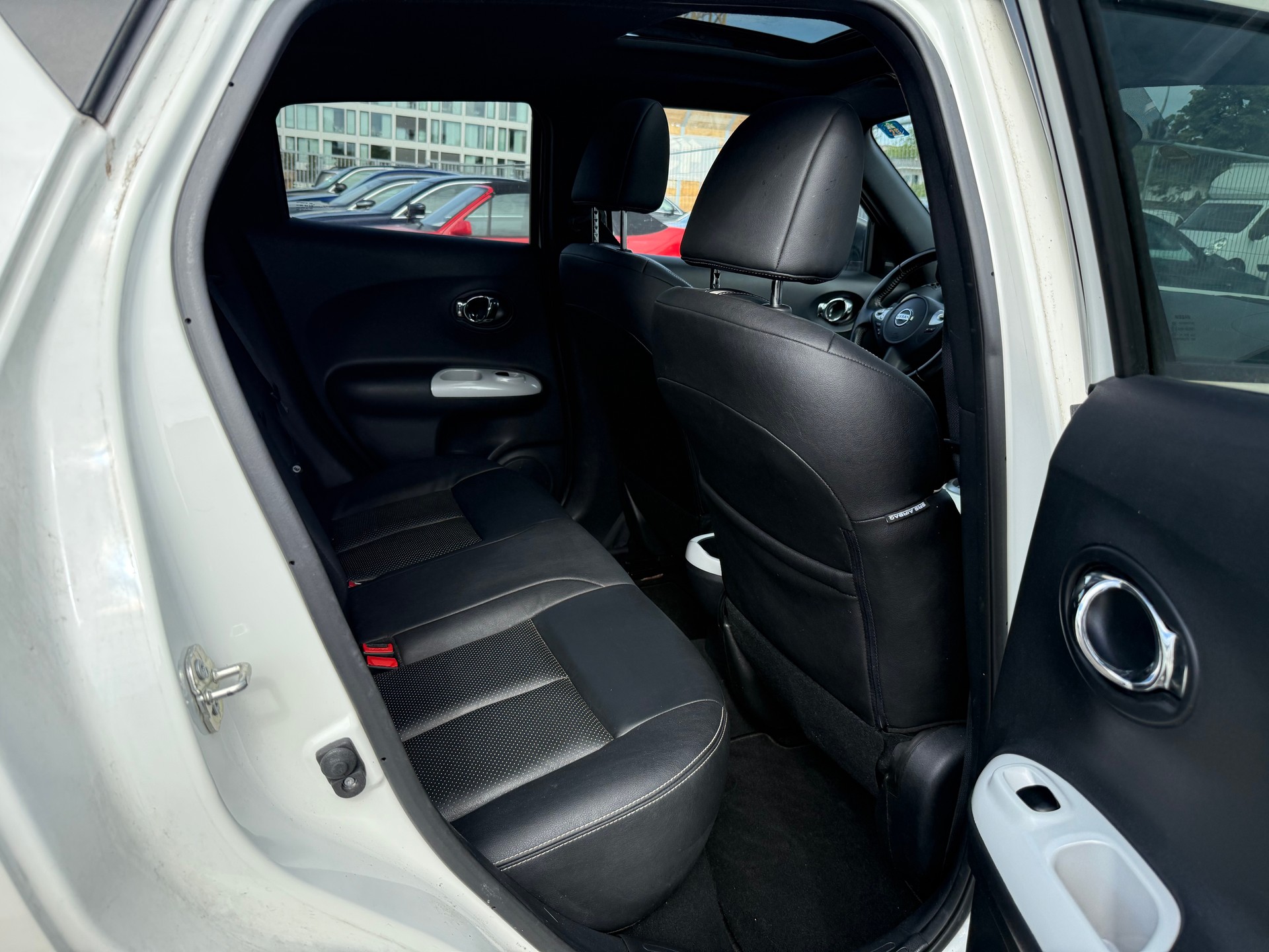 NISSAN Juke 1.6 DIG-T tekna-image-8