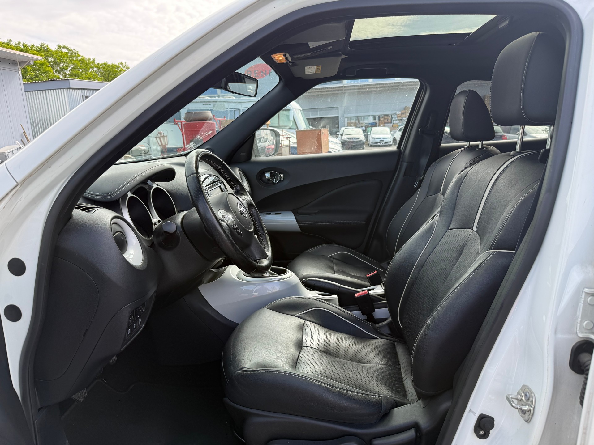 NISSAN Juke 1.6 DIG-T tekna-image-6