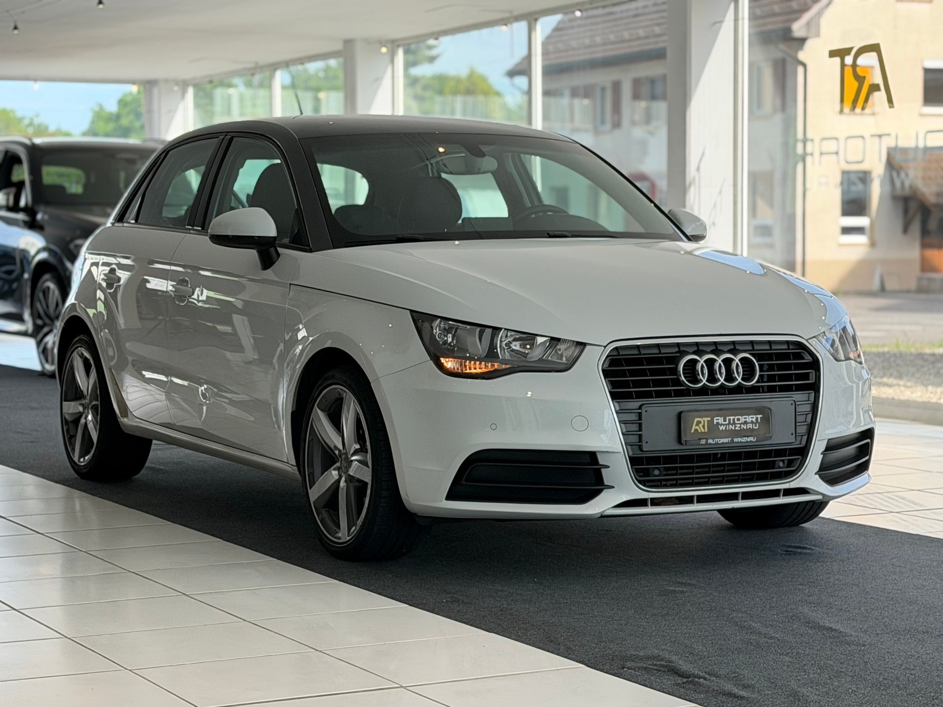 AUDI A1 Sportback 1.6 TDI S Line **Ab MFK & Frisch ab Service**-showroom-element-2