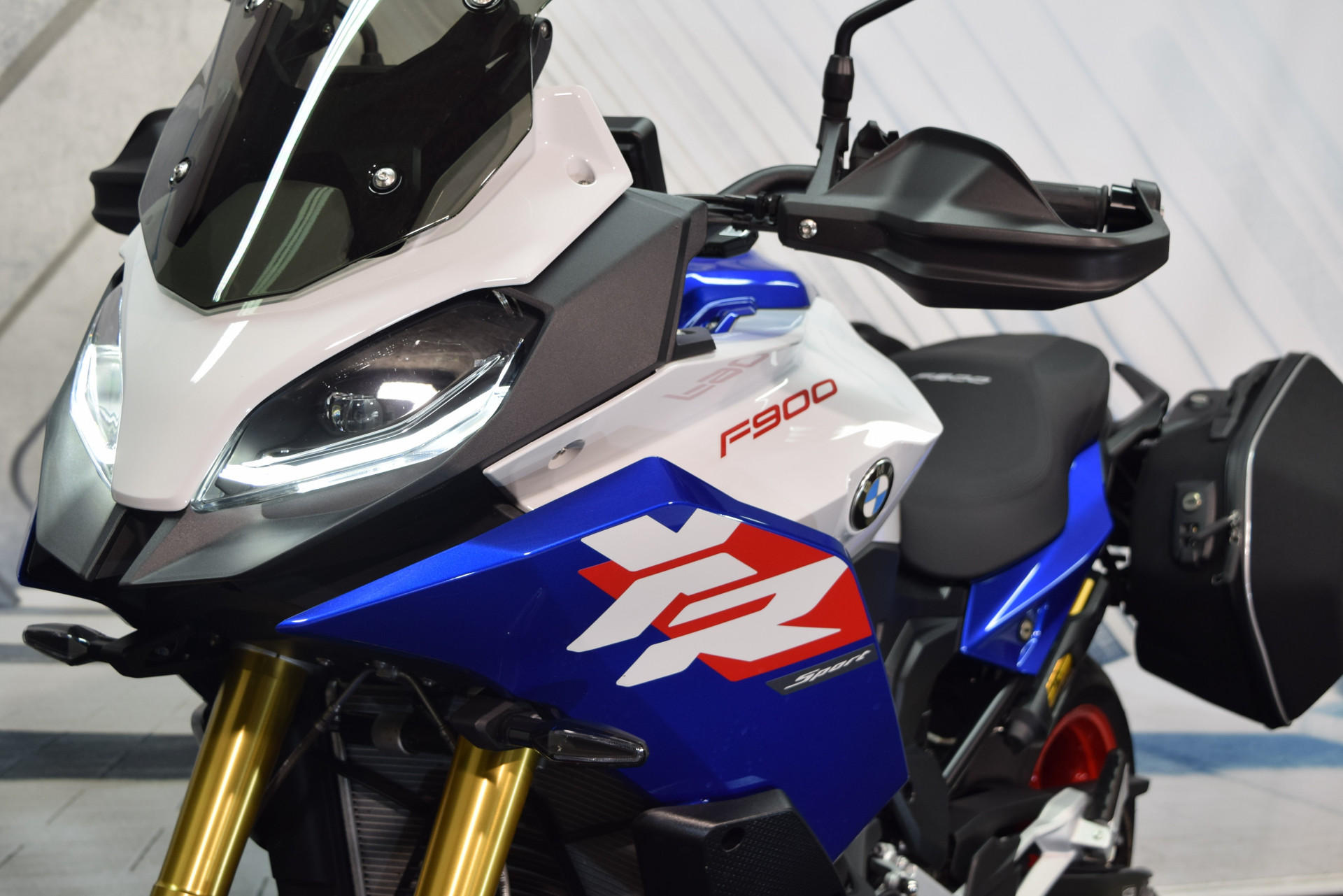 BMW F 900 XR Sport inkl. Seitenkoffer & Kurzheck-image-9