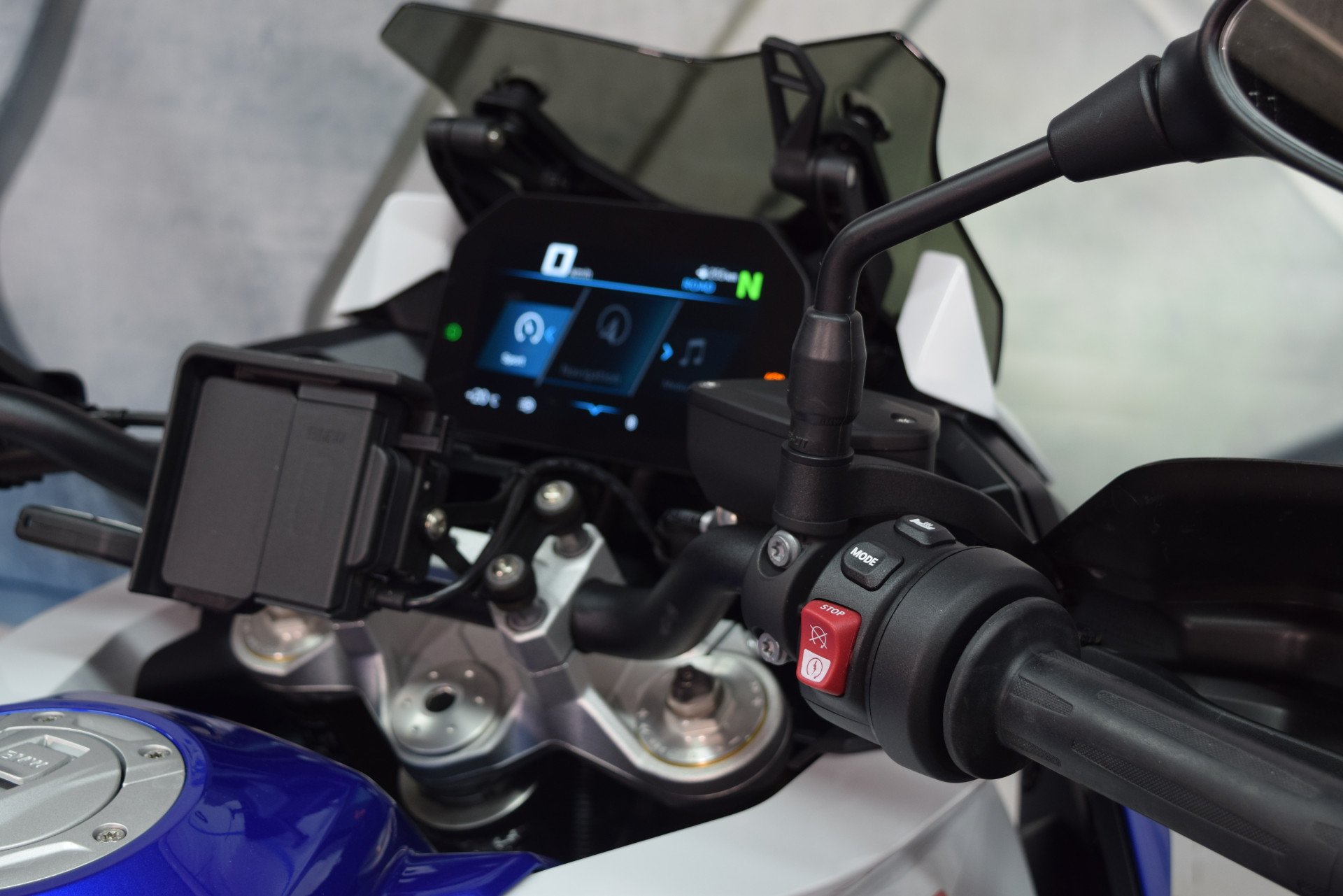 BMW F 900 XR Sport inkl. Seitenkoffer & Kurzheck-image-7