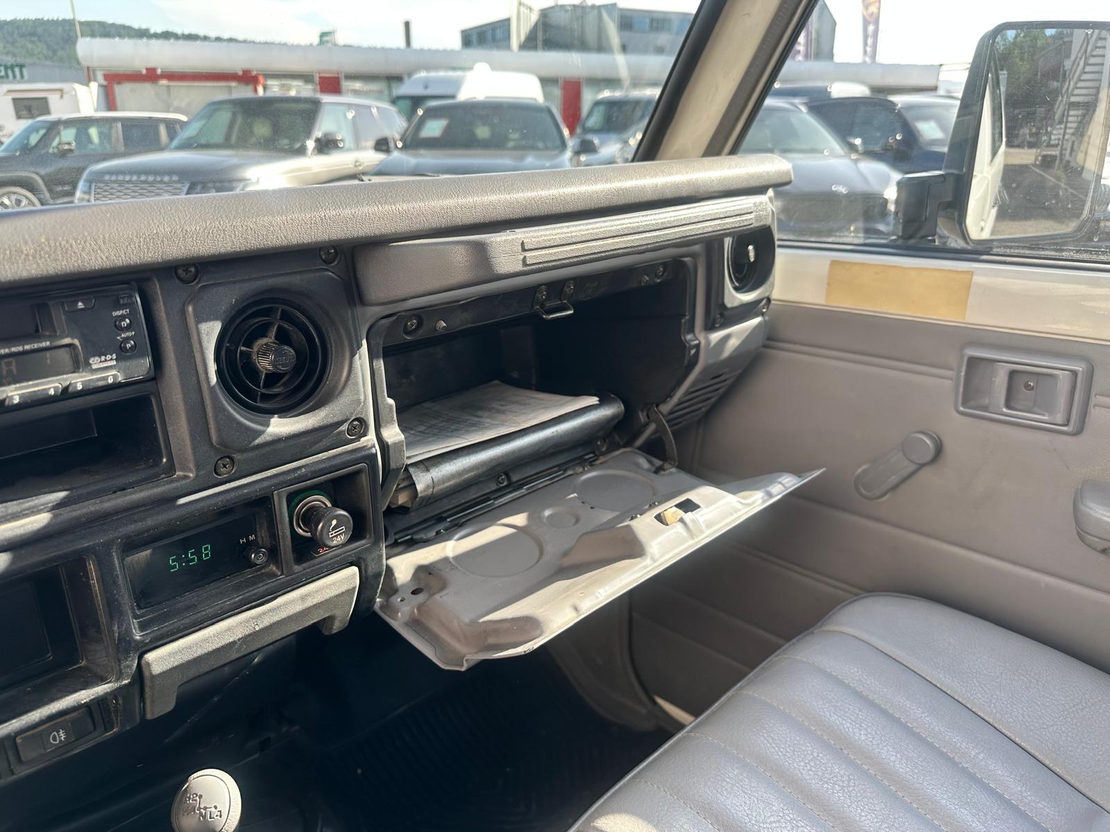 TOYOTA Land Cruiser 400 HdT 4.2 D HZJ-image-30