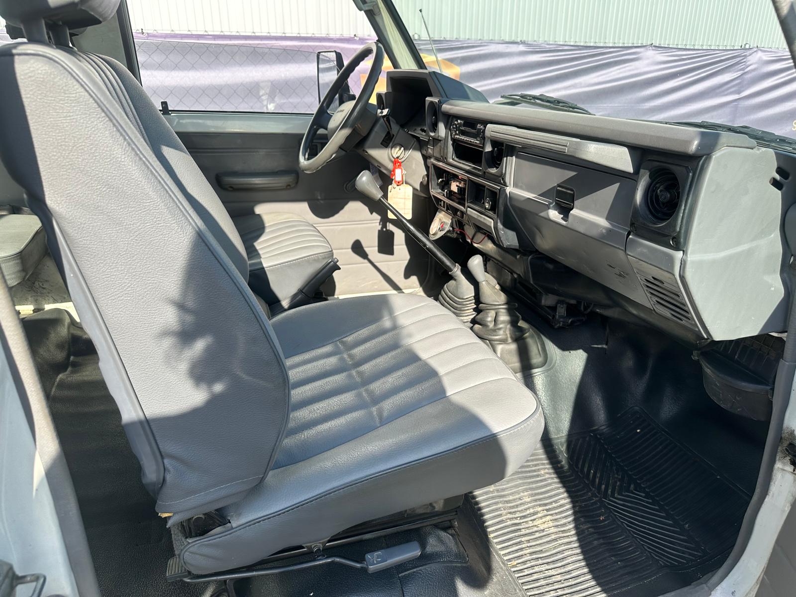 TOYOTA Land Cruiser 400 HdT 4.2 D HZJ-image-18