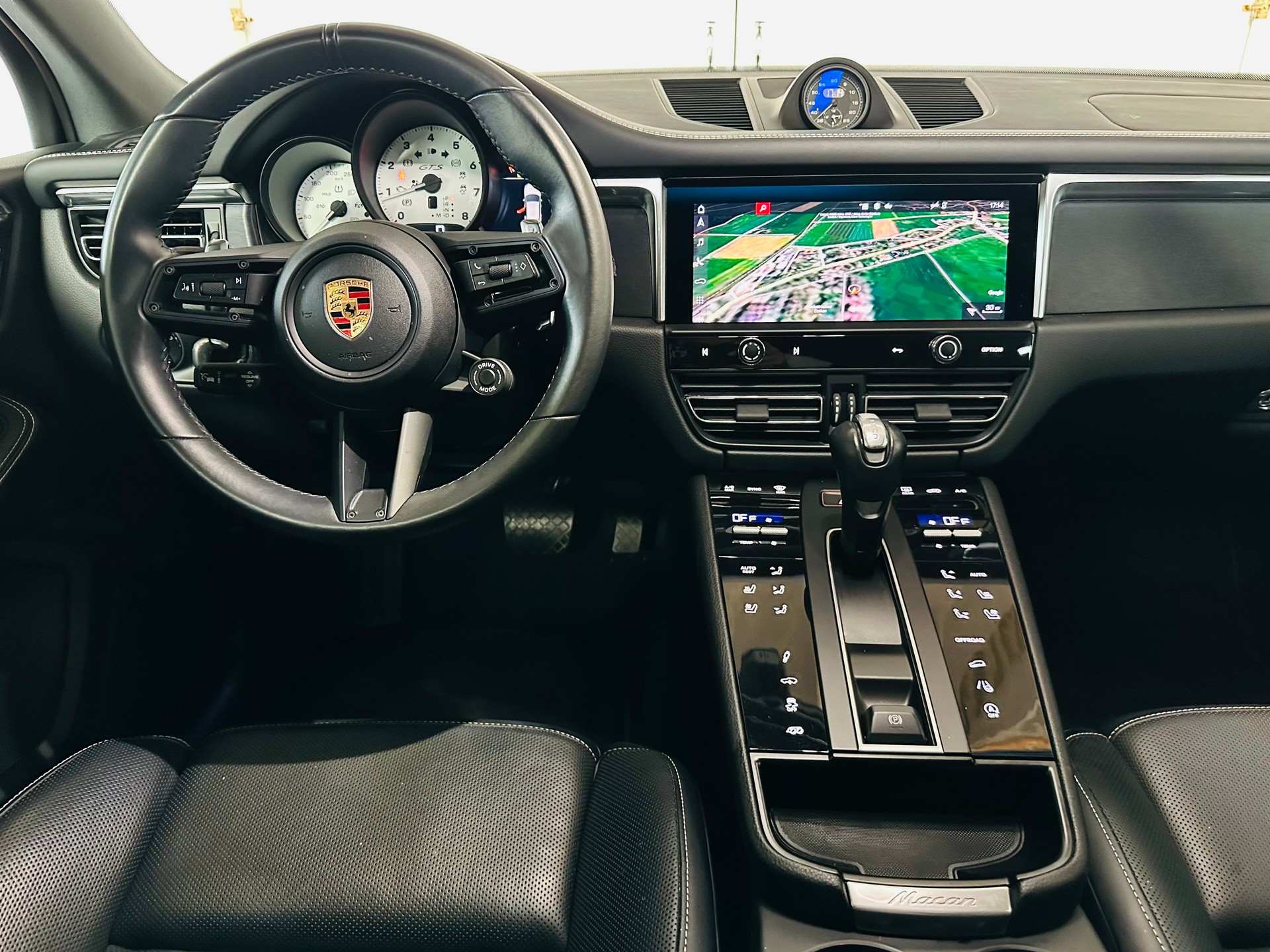 PORSCHE Macan GTS PDK-image-12