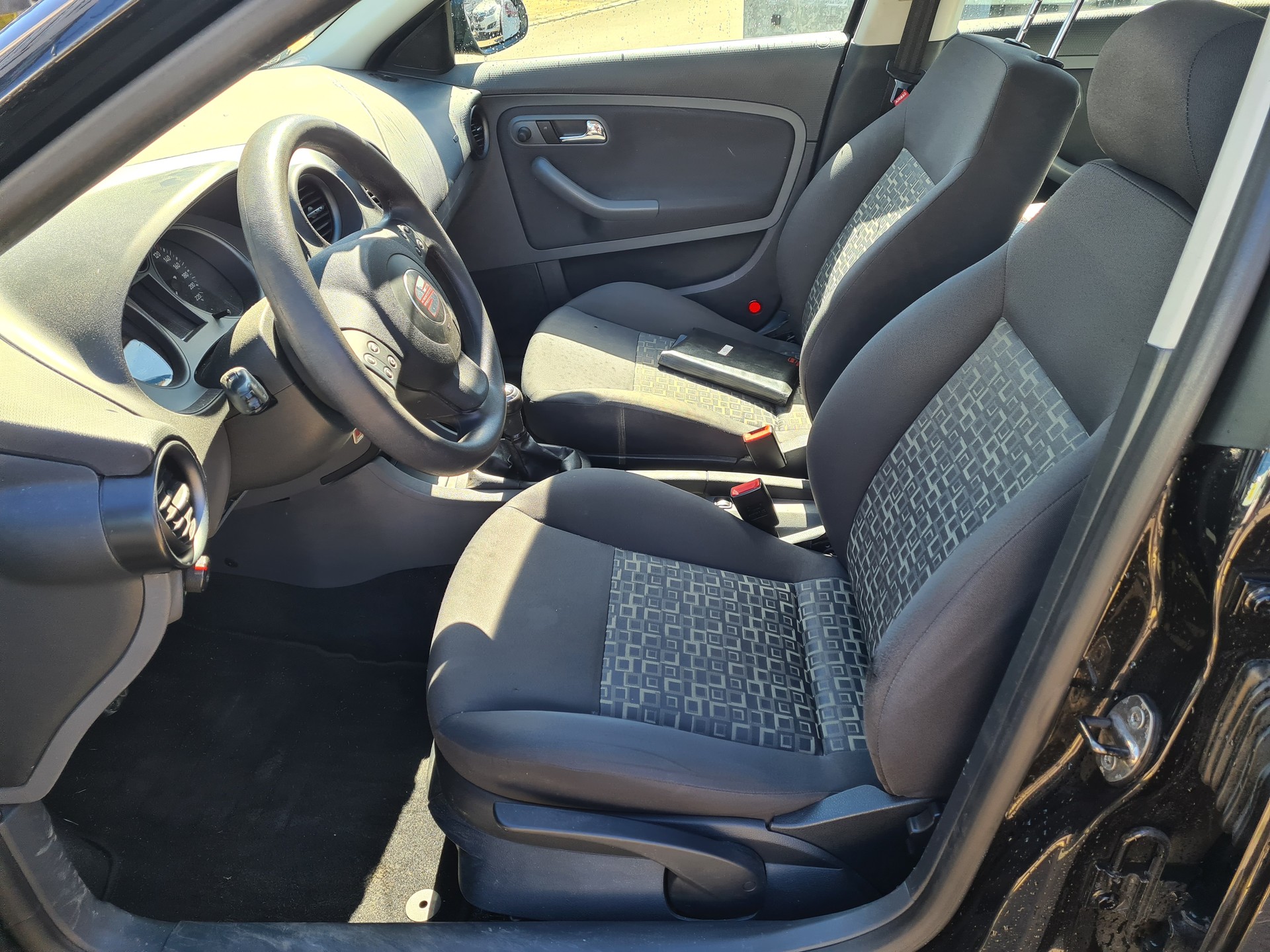 SEAT Ibiza 1.6 16V Shake-image-8