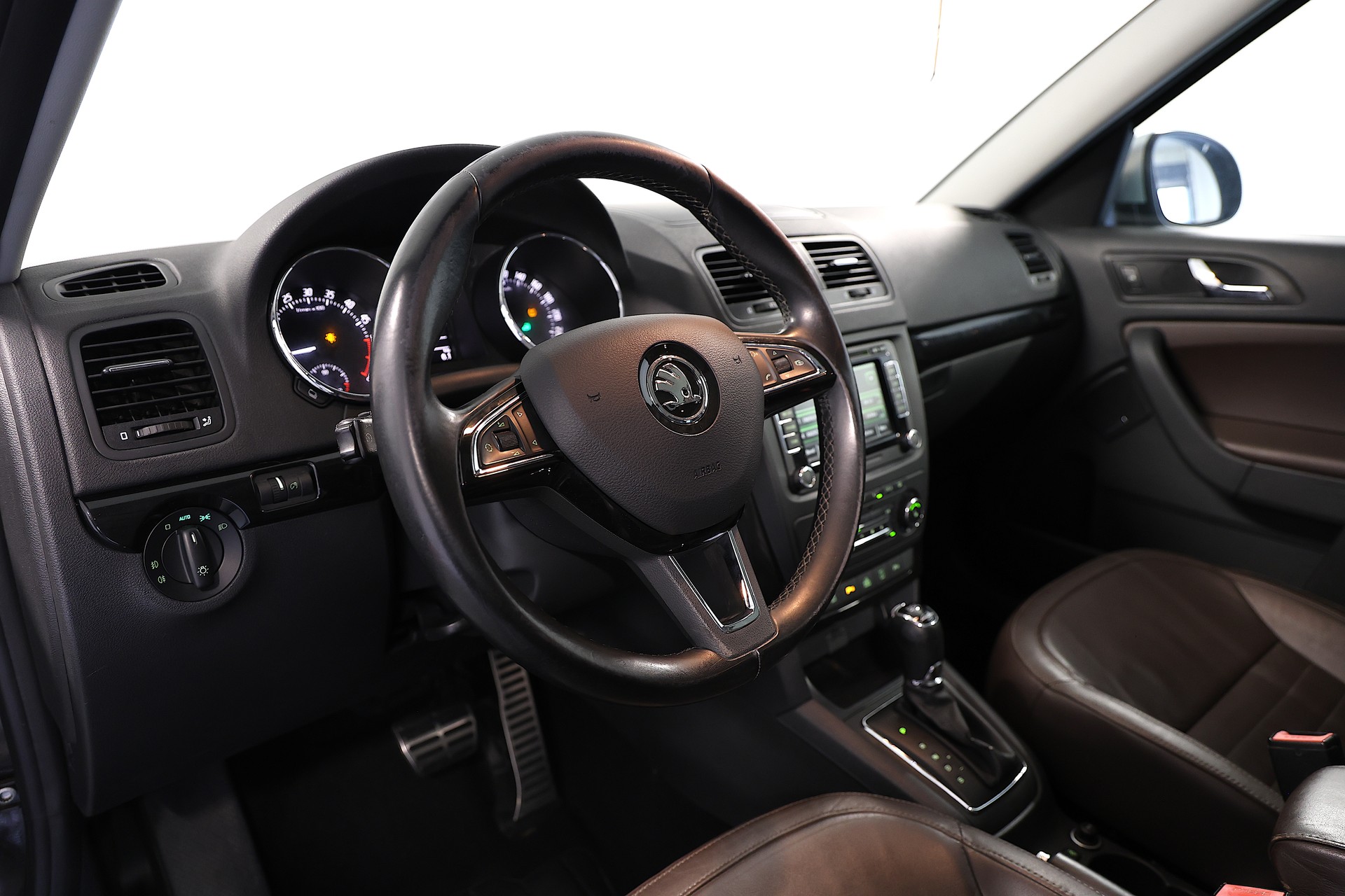 SKODA Yeti Outdoor 2.0 TDI L&K 4x4 DSG-image-7