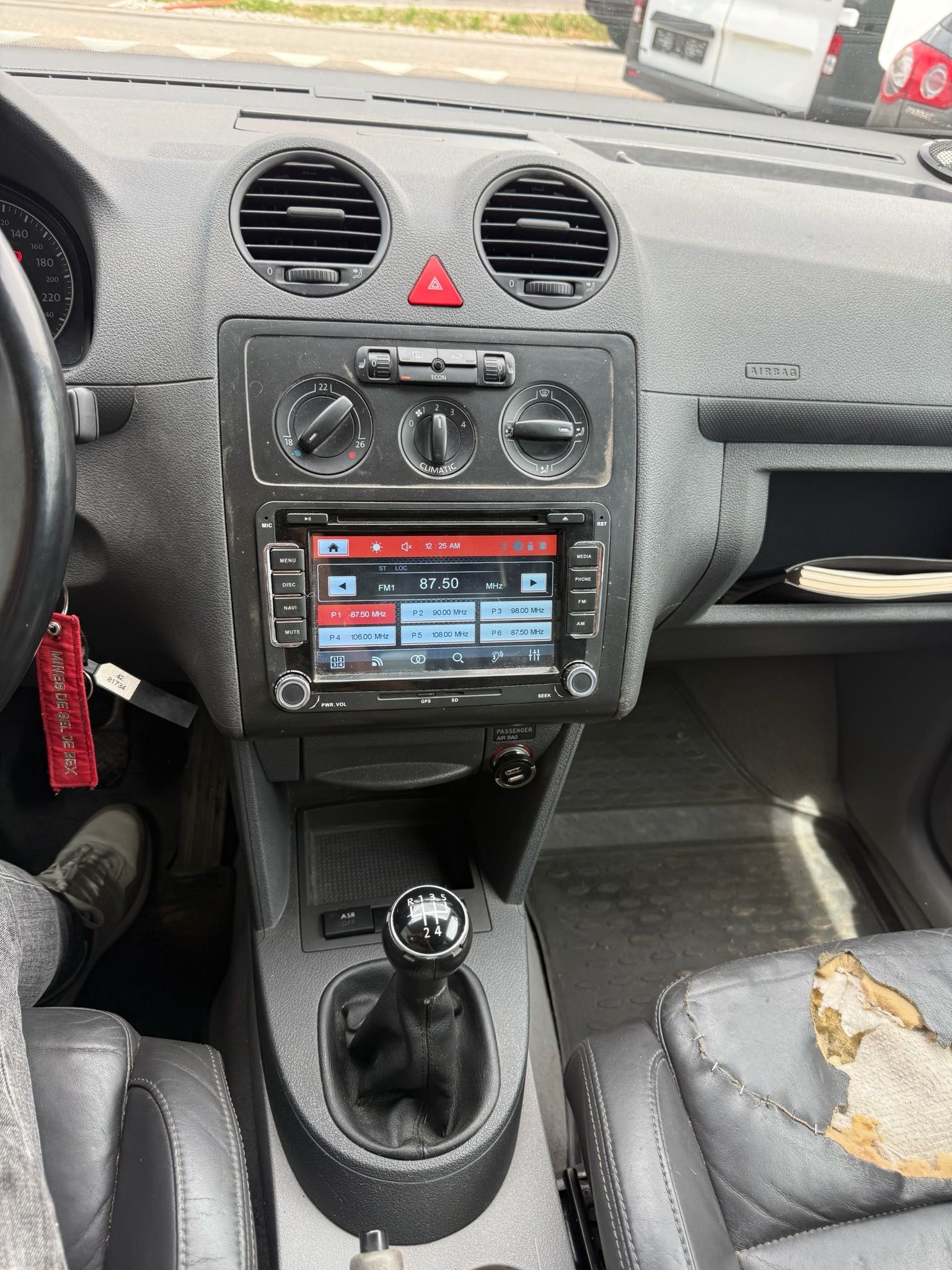 VW Caddy 1.6-image-9