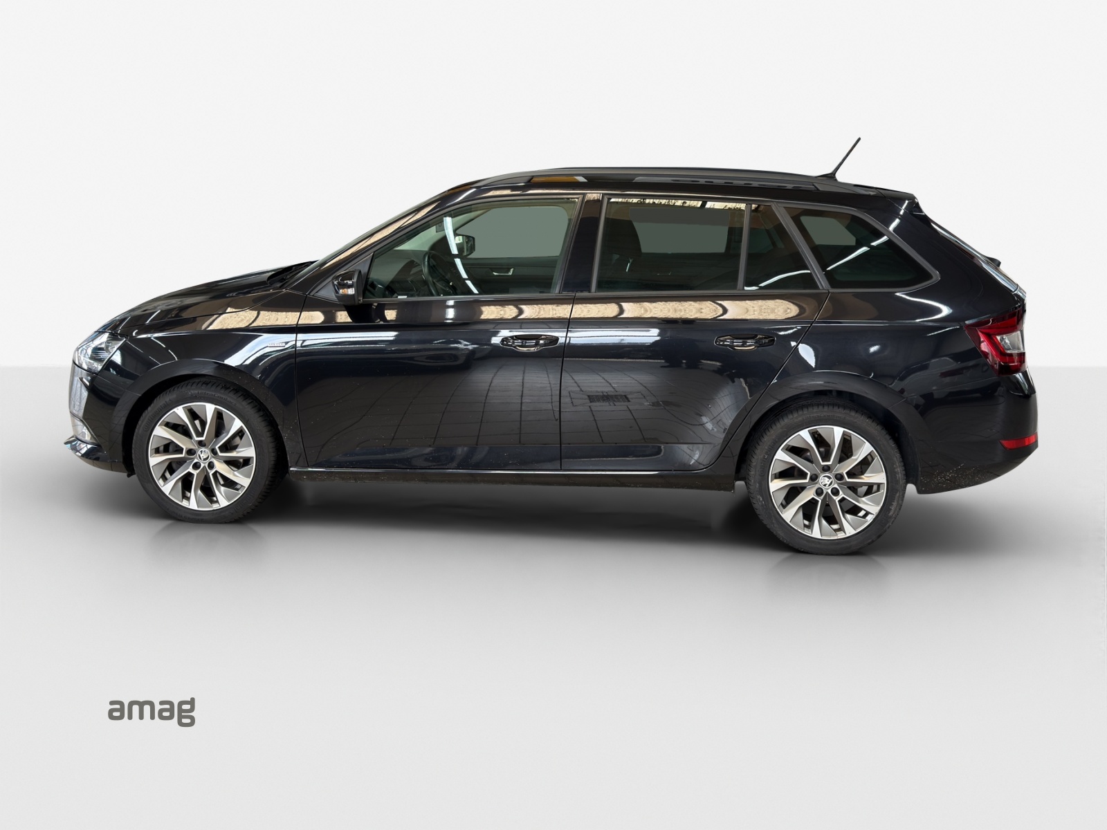 SKODA Fabia Combi 1.0 TSI Clever DSG-showroom-element-1