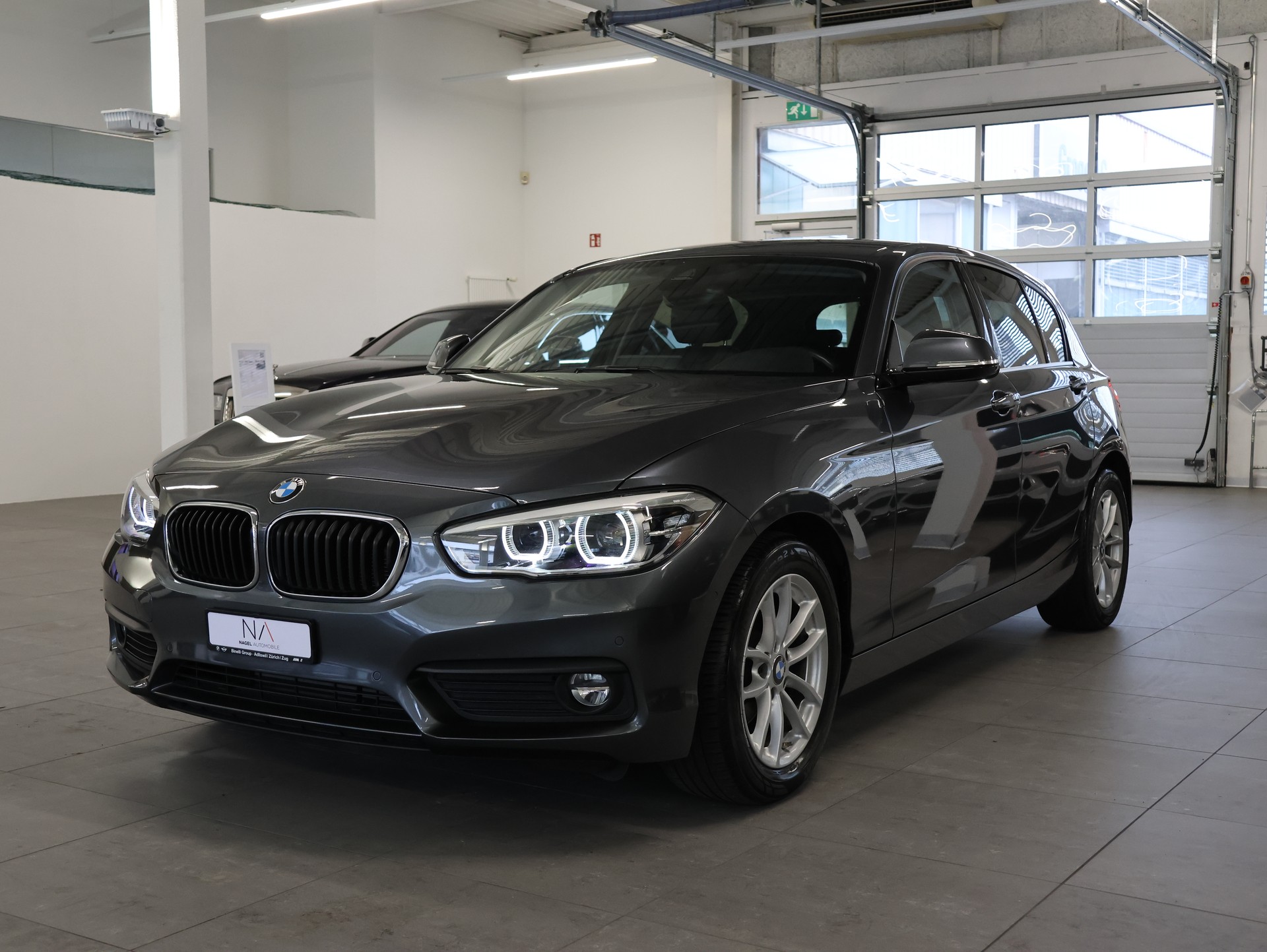 BMW 118i M Sport Steptronic *Rückfahrkamera* *M Packet* *Klima*-showroom-element-3