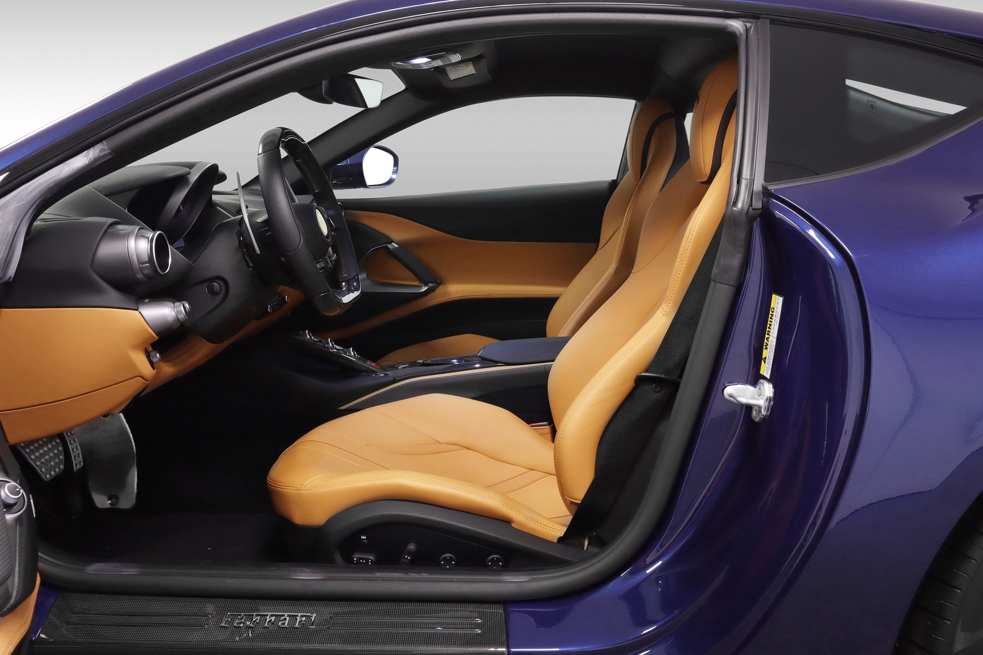 FERRARI 812 Superfast-image-9