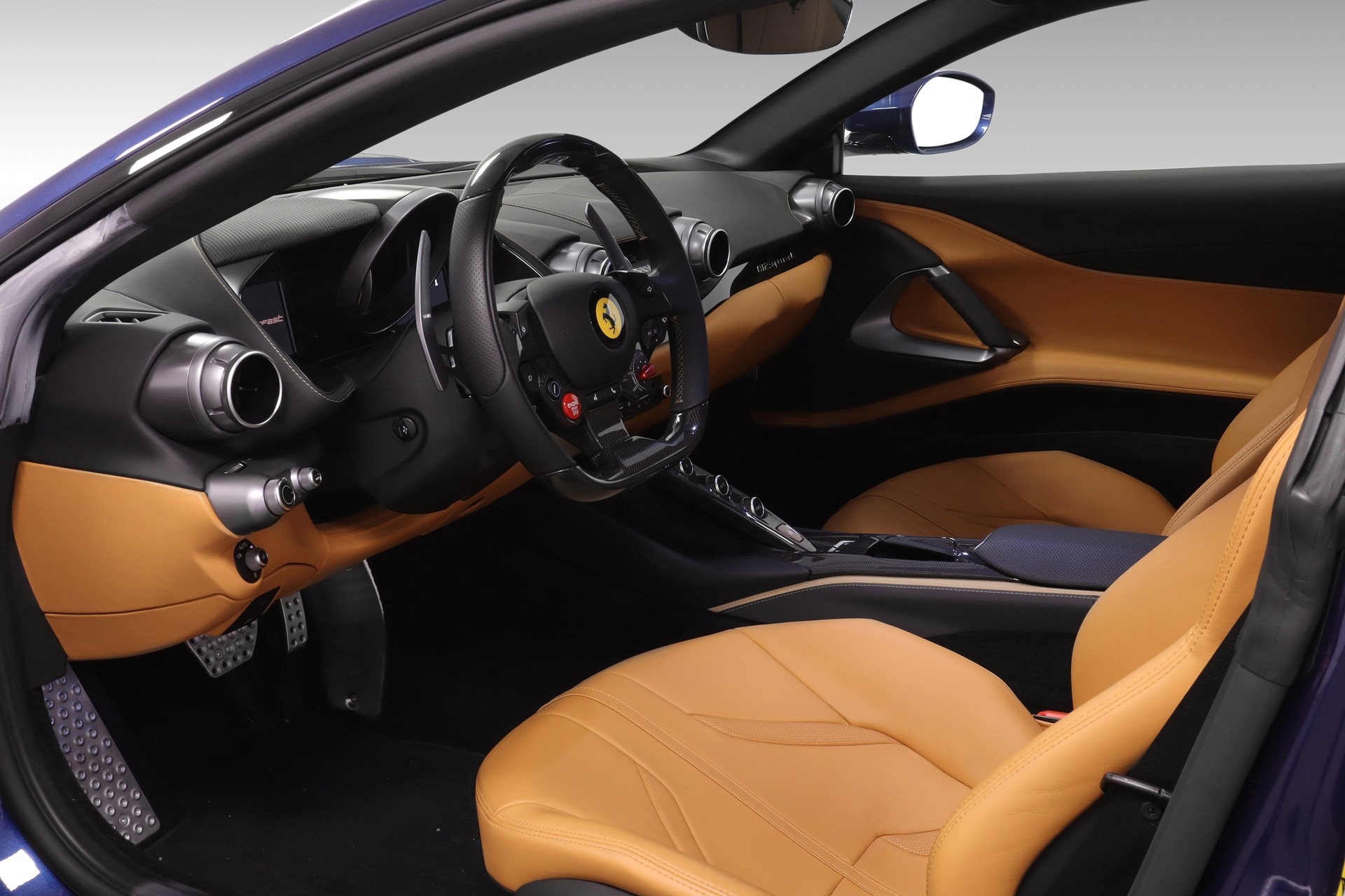 FERRARI 812 Superfast-image-10