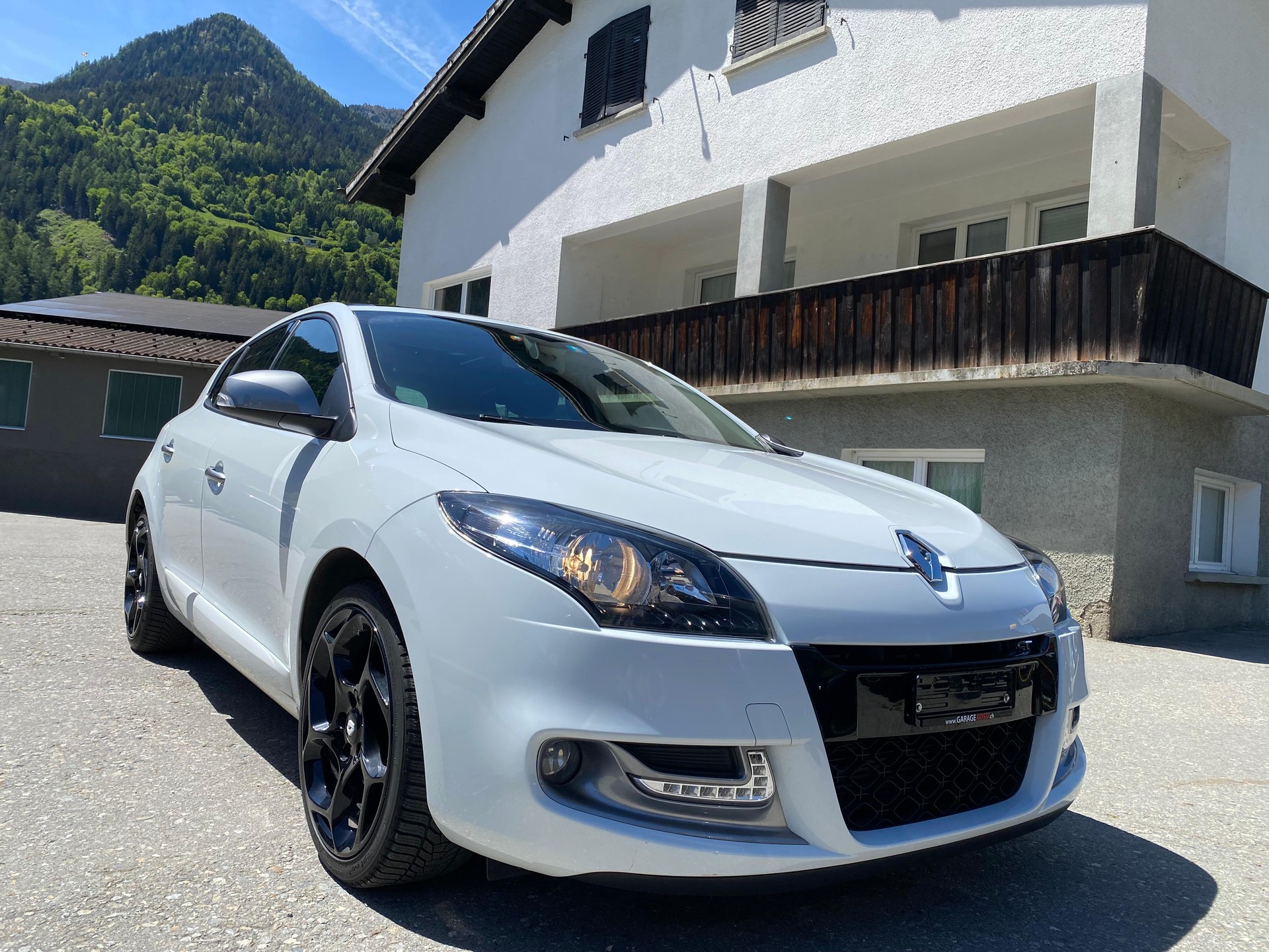 RENAULT Mégane 2.0 TCe GT-image-2