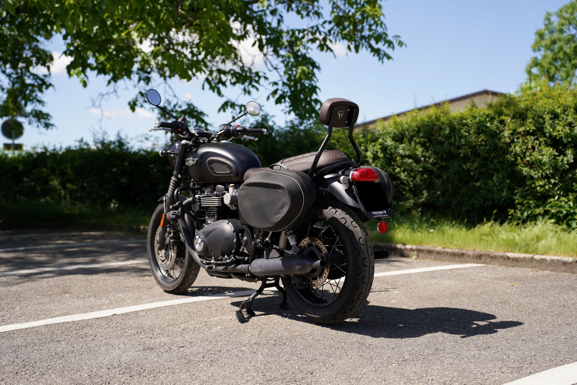 TRIUMPH Bonneville T120 Black-image-4