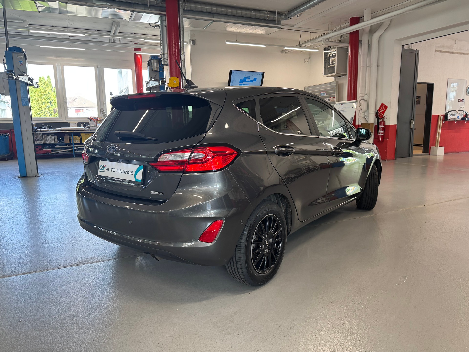 FORD Fiesta 1.0 SCTi MHEV Titanium X Automat-image-2