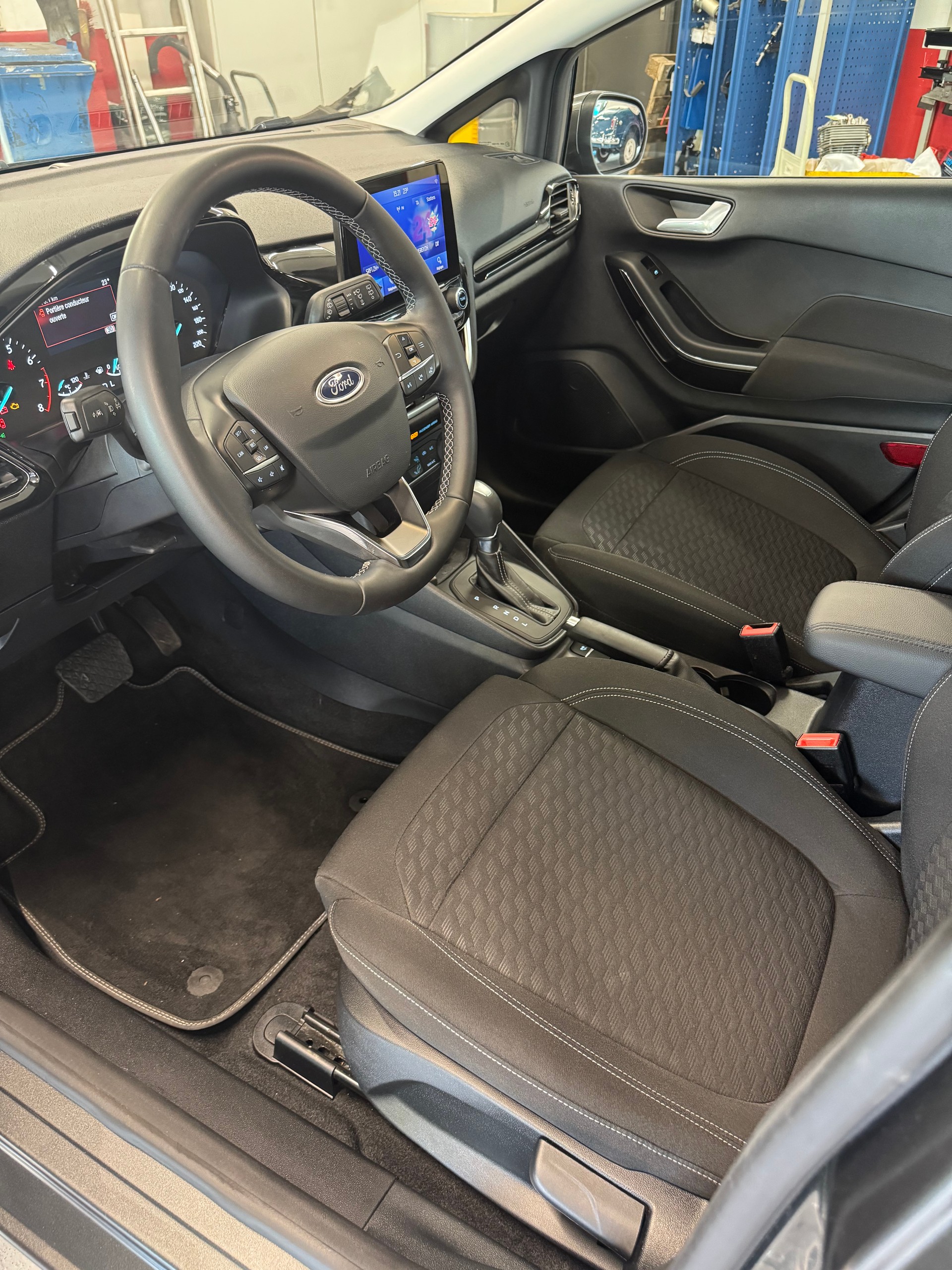 FORD Fiesta 1.0 SCTi MHEV Titanium X Automat-image-10