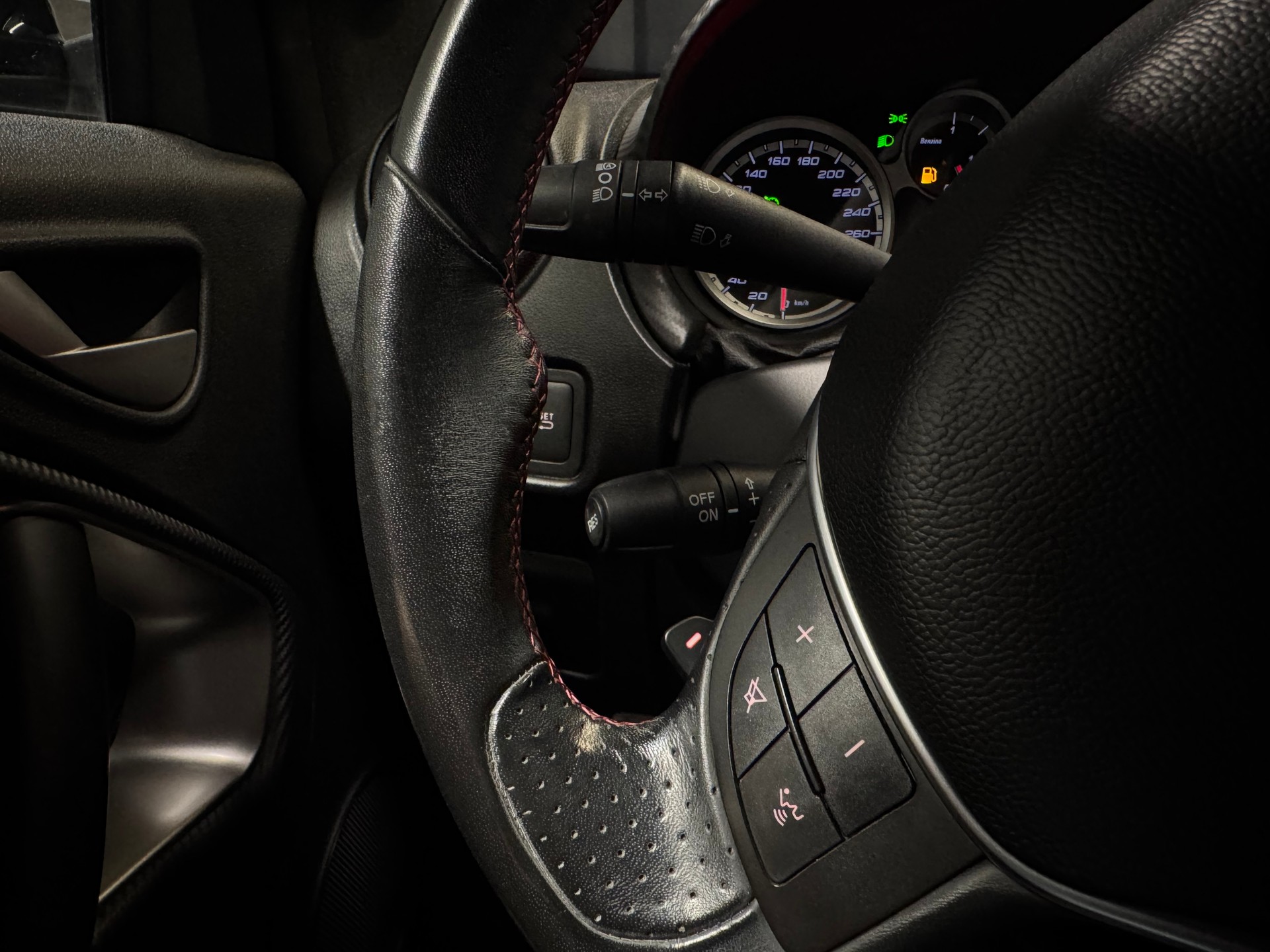 ALFA ROMEO MiTo 1.4 TB Veloce TCT (31)-image-9