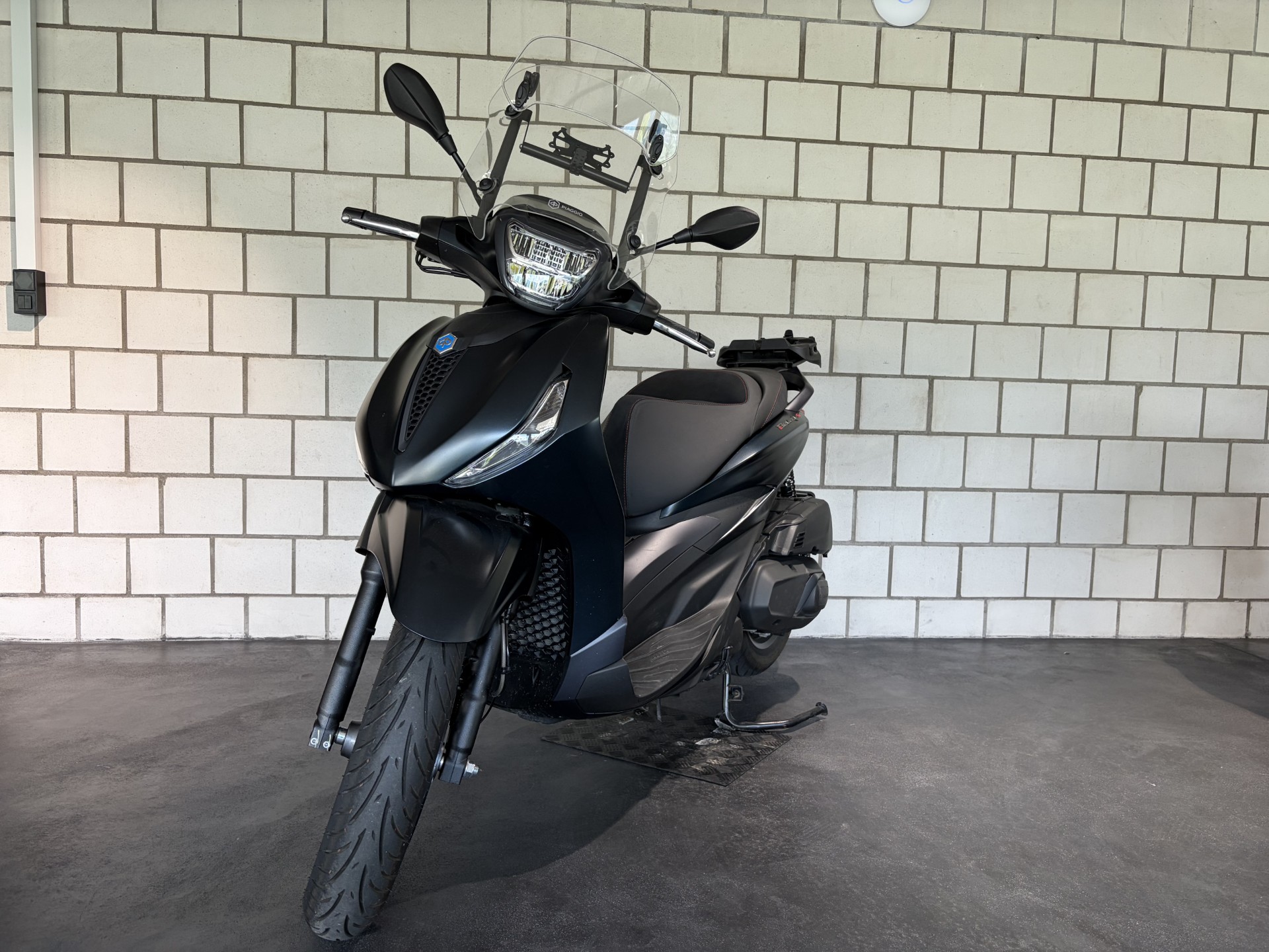 PIAGGIO Beverly 400 Sport-image-2