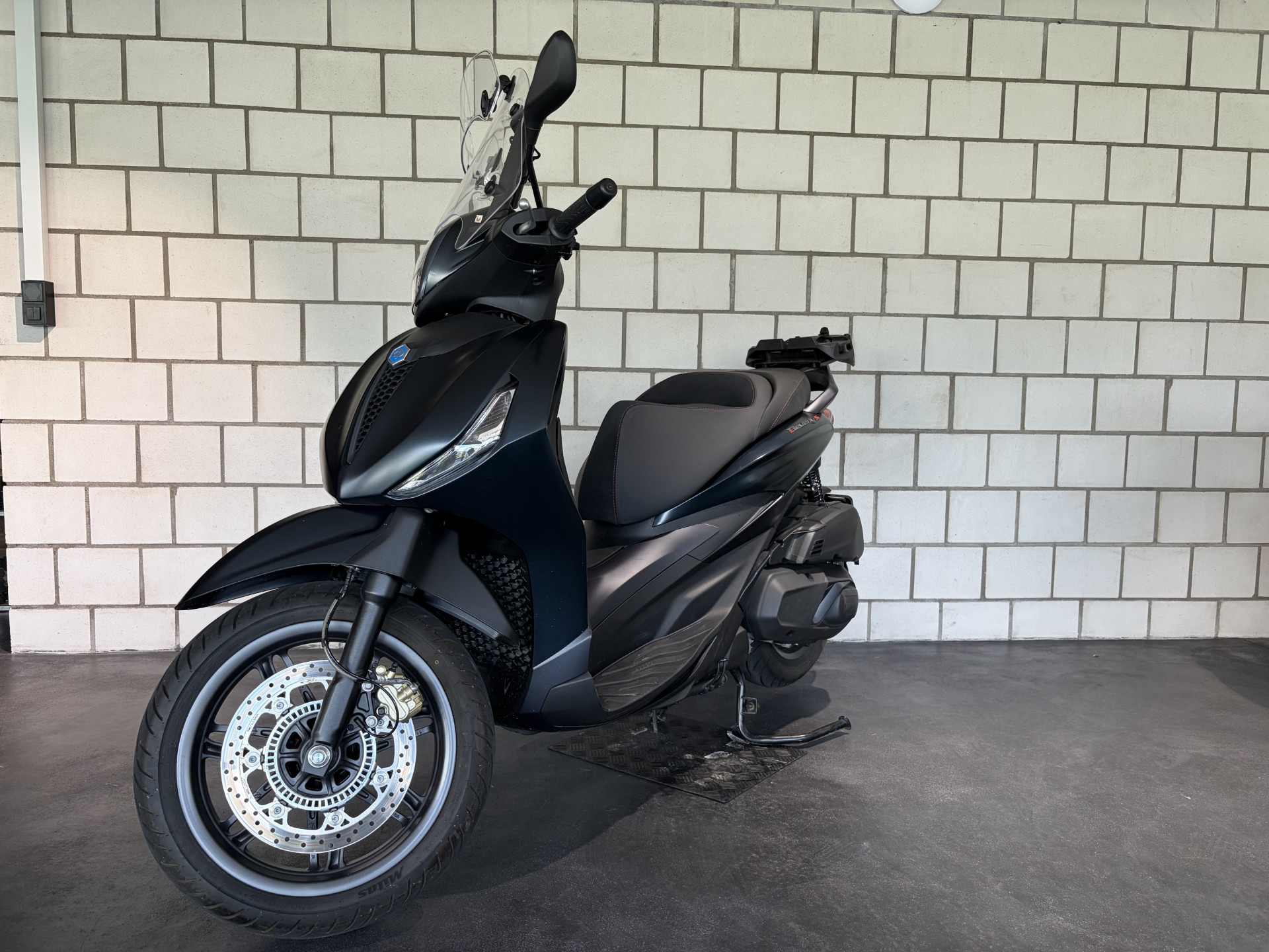 PIAGGIO Beverly 400 Sport-image-1
