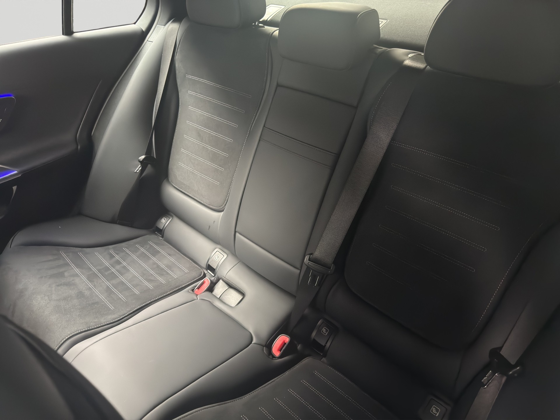 MERCEDES-BENZ C 180 AMG Line-image-7