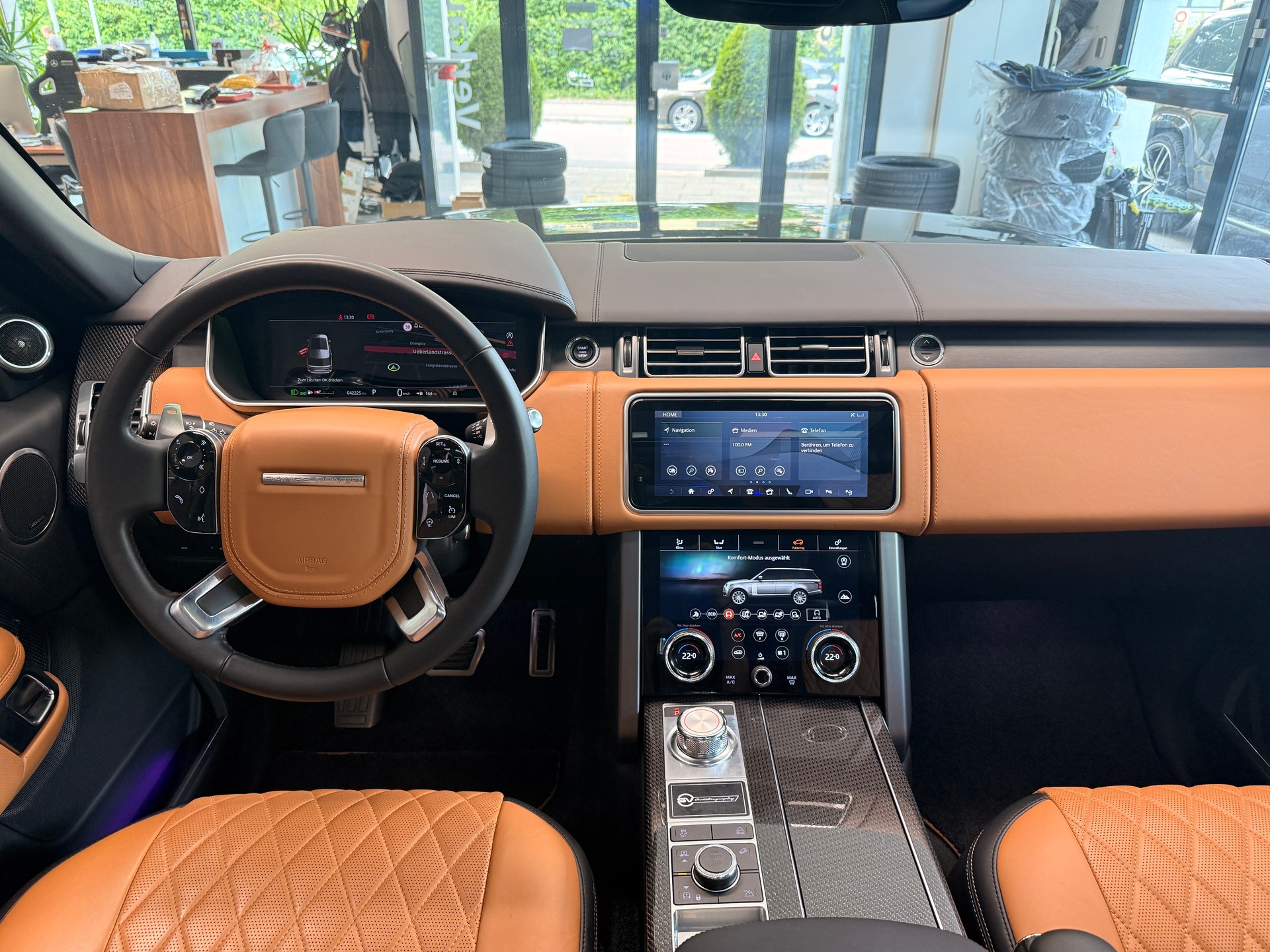 LAND ROVER Range Rover 5.0 V8 SC SV Autobiography Dynamic-image-6