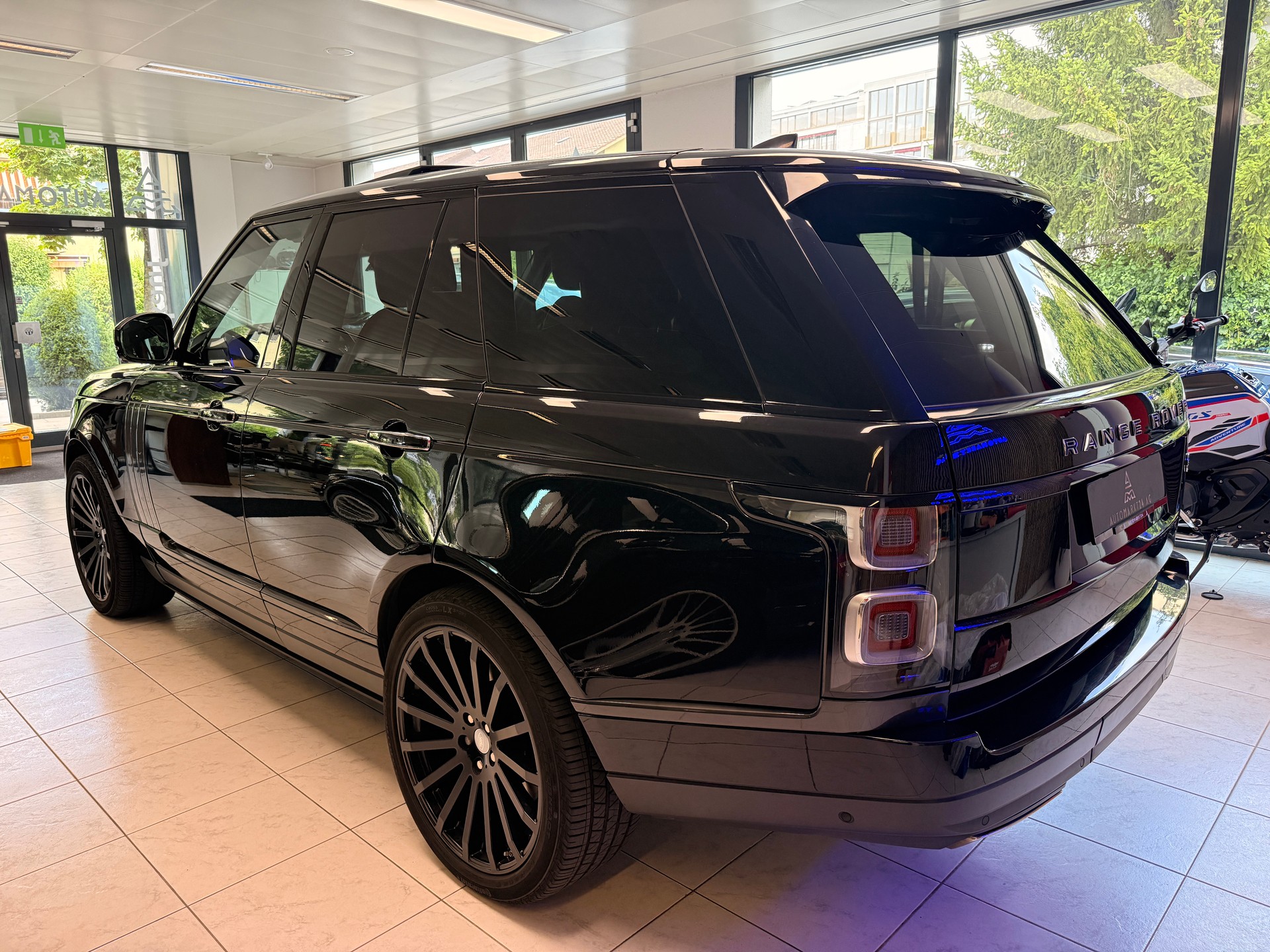 LAND ROVER Range Rover 5.0 V8 SC SV Autobiography Dynamic-image-13