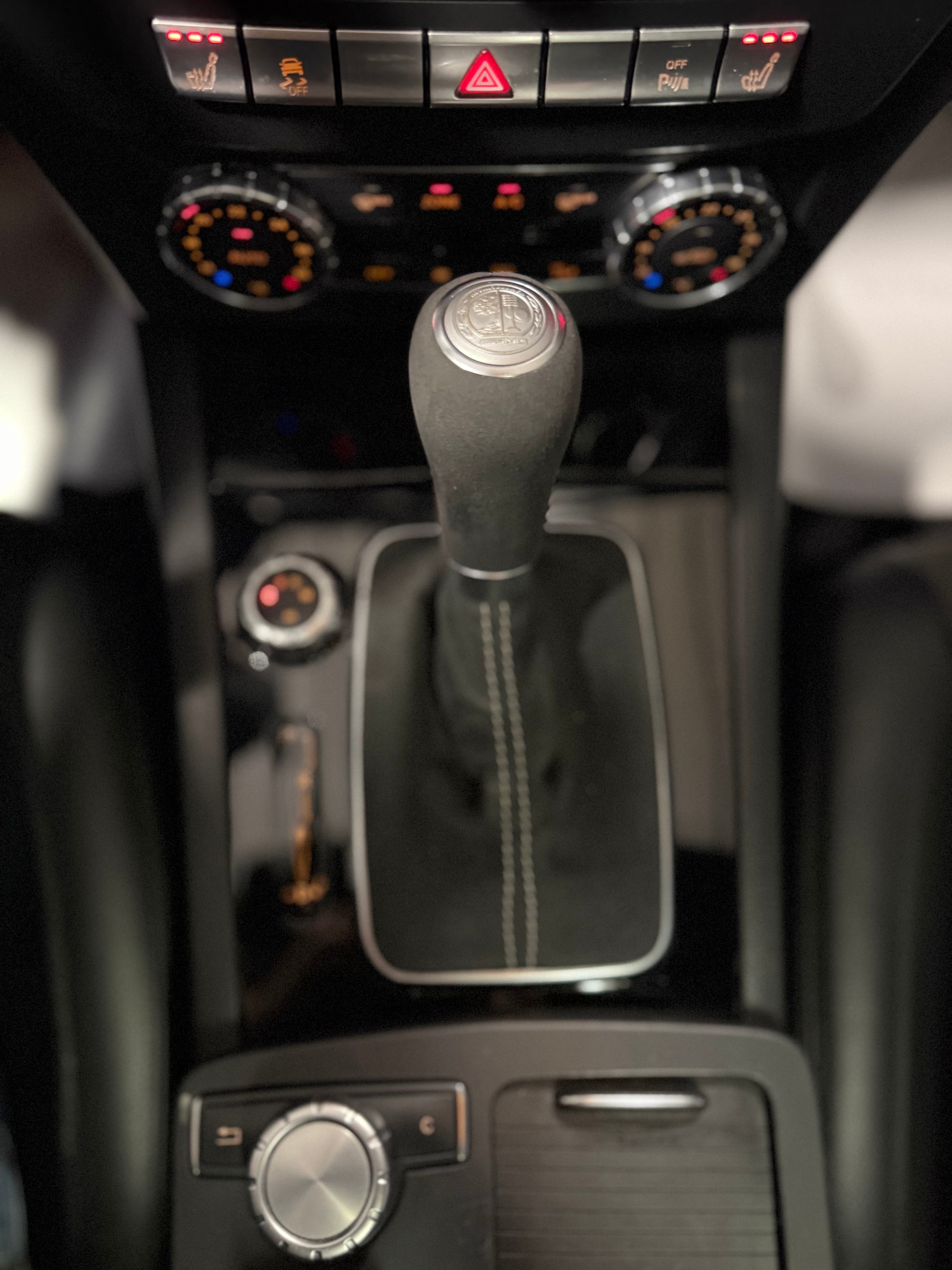 MERCEDES-BENZ C 63 Coupé AMG Speedshift MCT-image-11